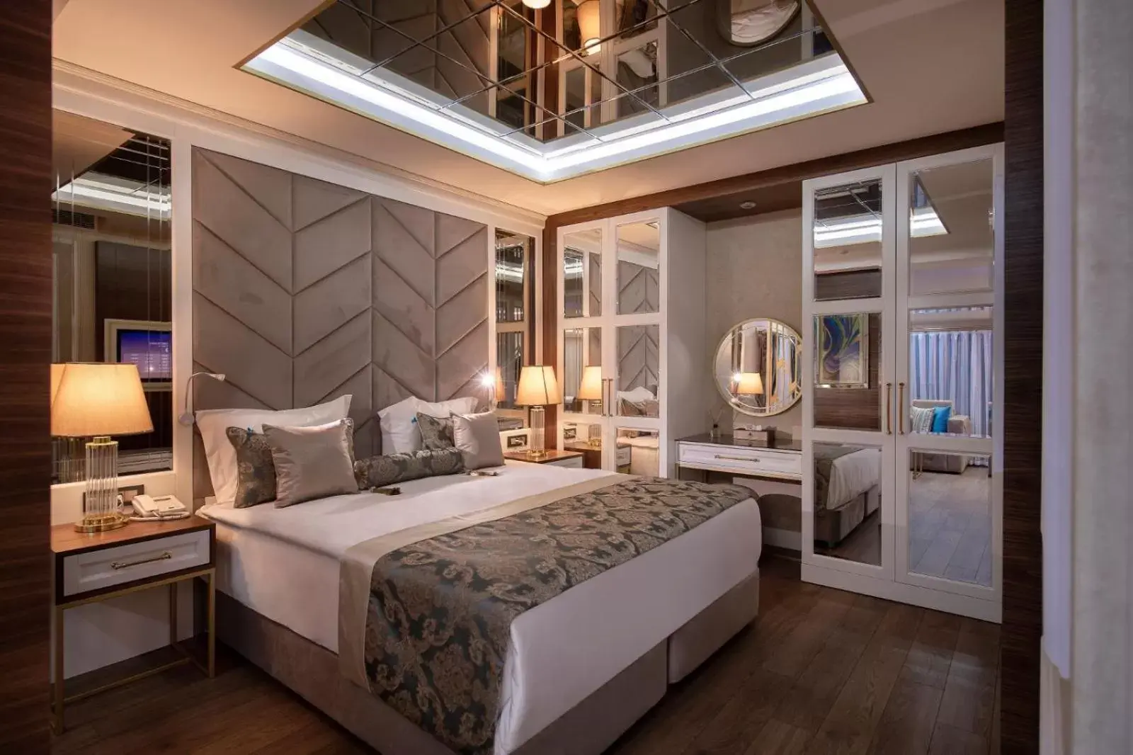 Bedroom, Bed in Elysium Green Suites