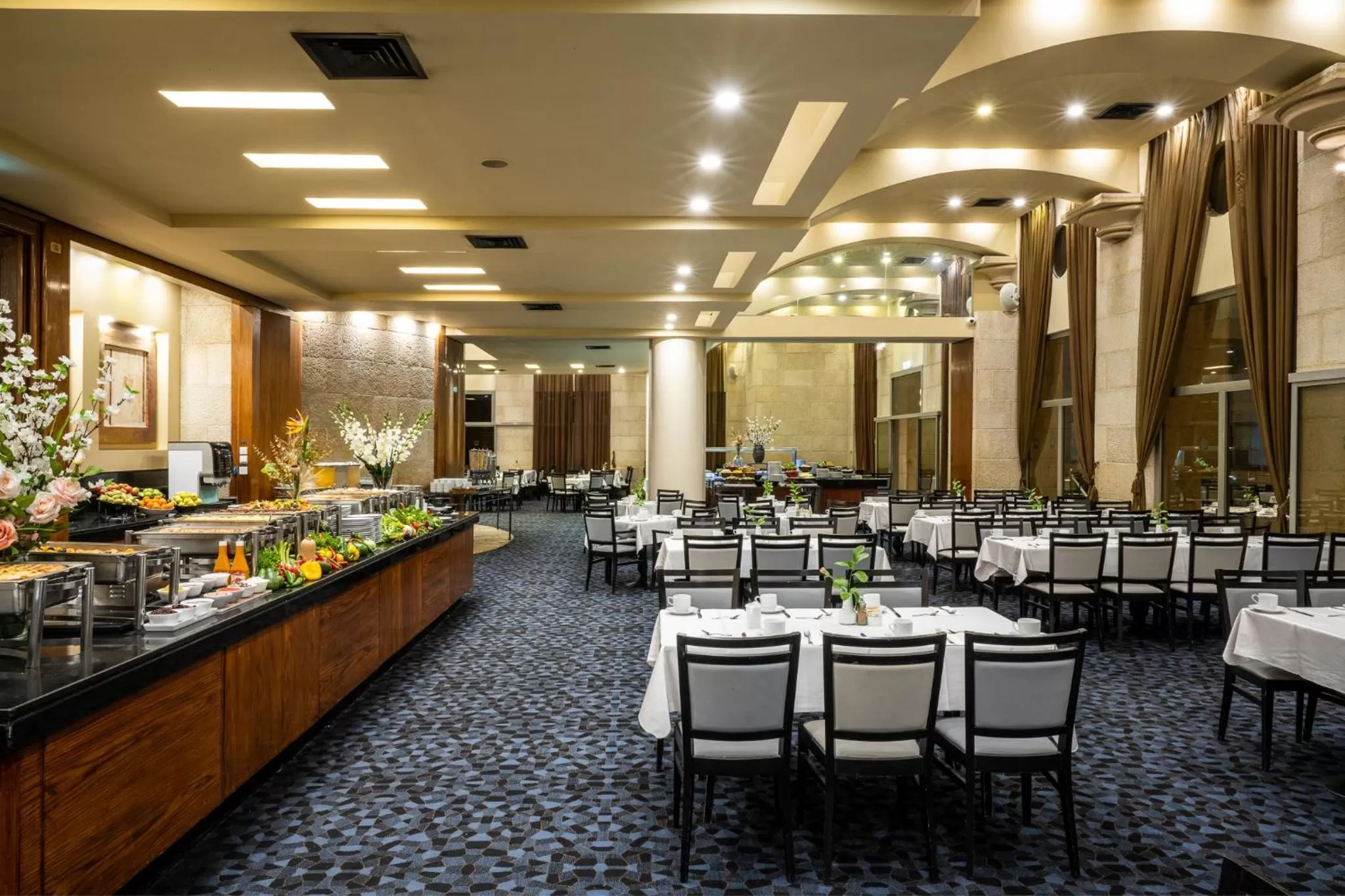 Restaurant/places to eat in Olive Tree Hotel