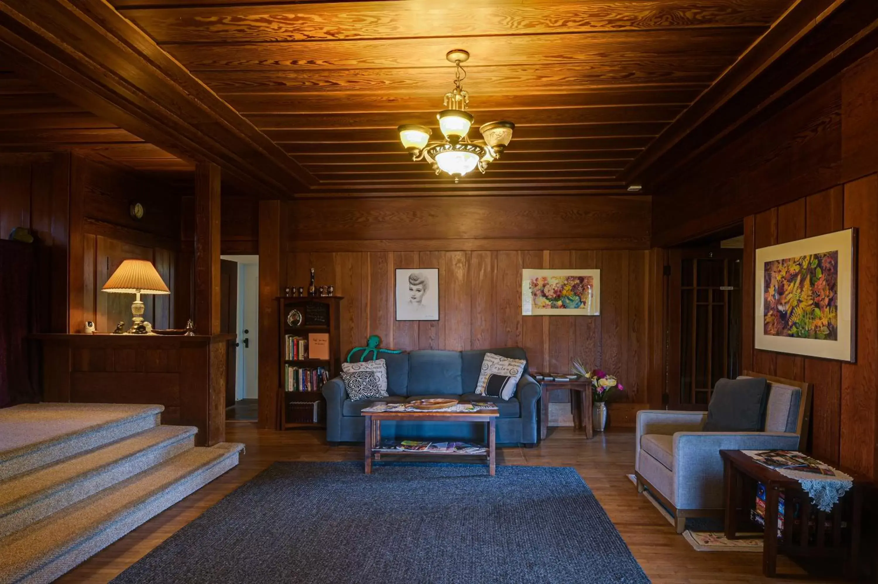 Living room, Seating Area in The Captains Quarters