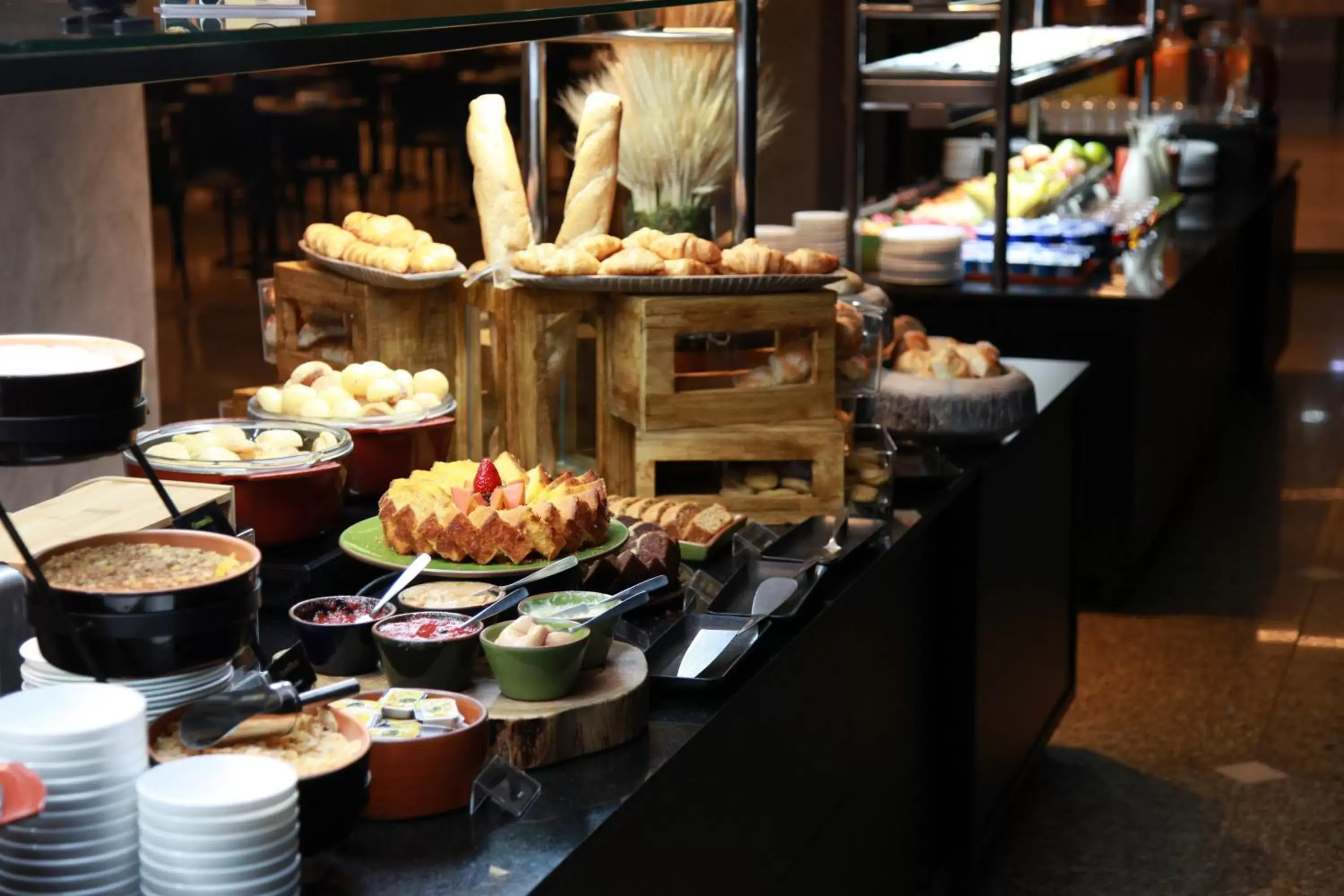 Buffet breakfast, Food in Mercure Belo Horizonte Lourdes