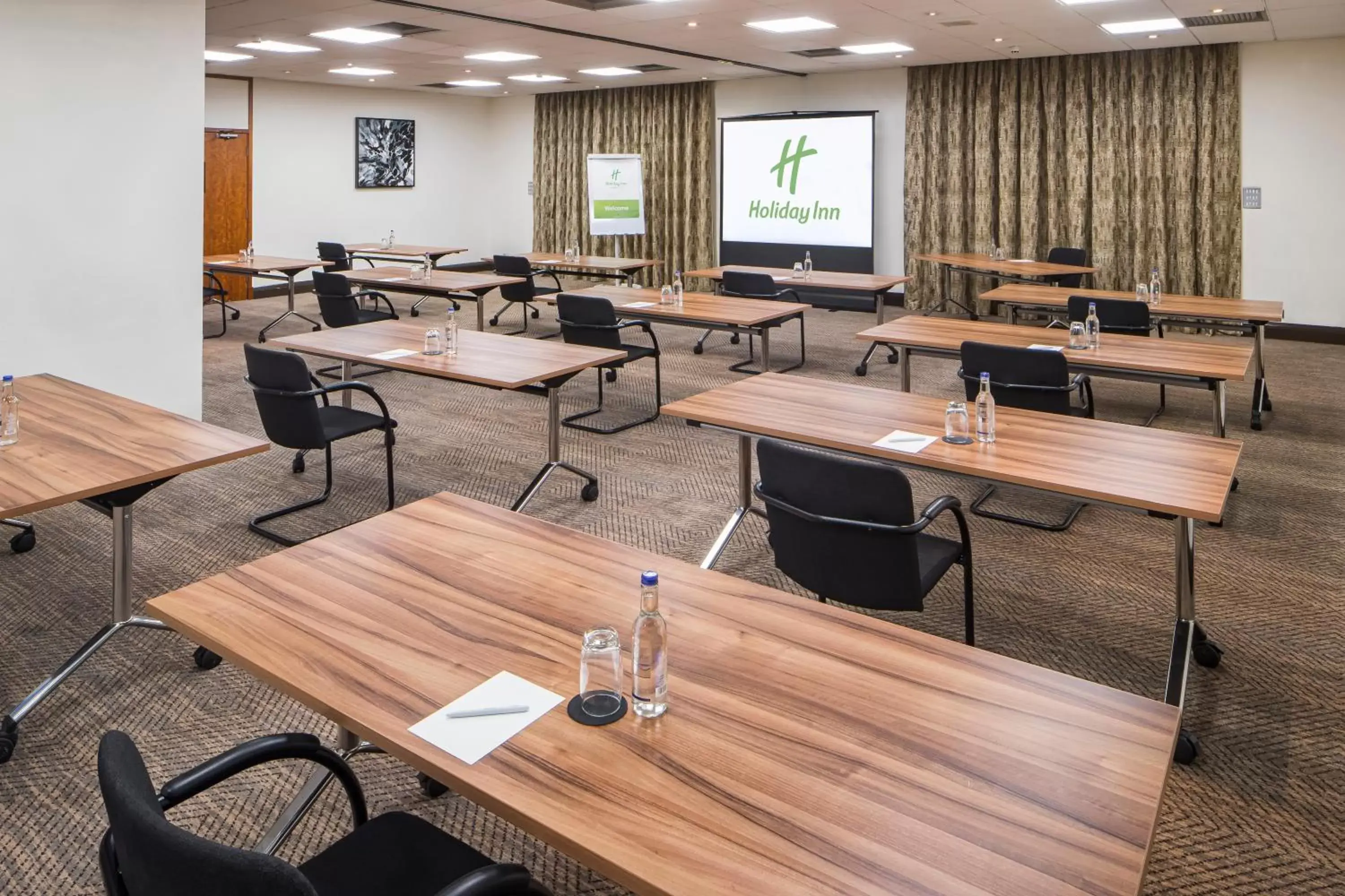 Meeting/conference room in Holiday Inn Peterborough West, an IHG Hotel