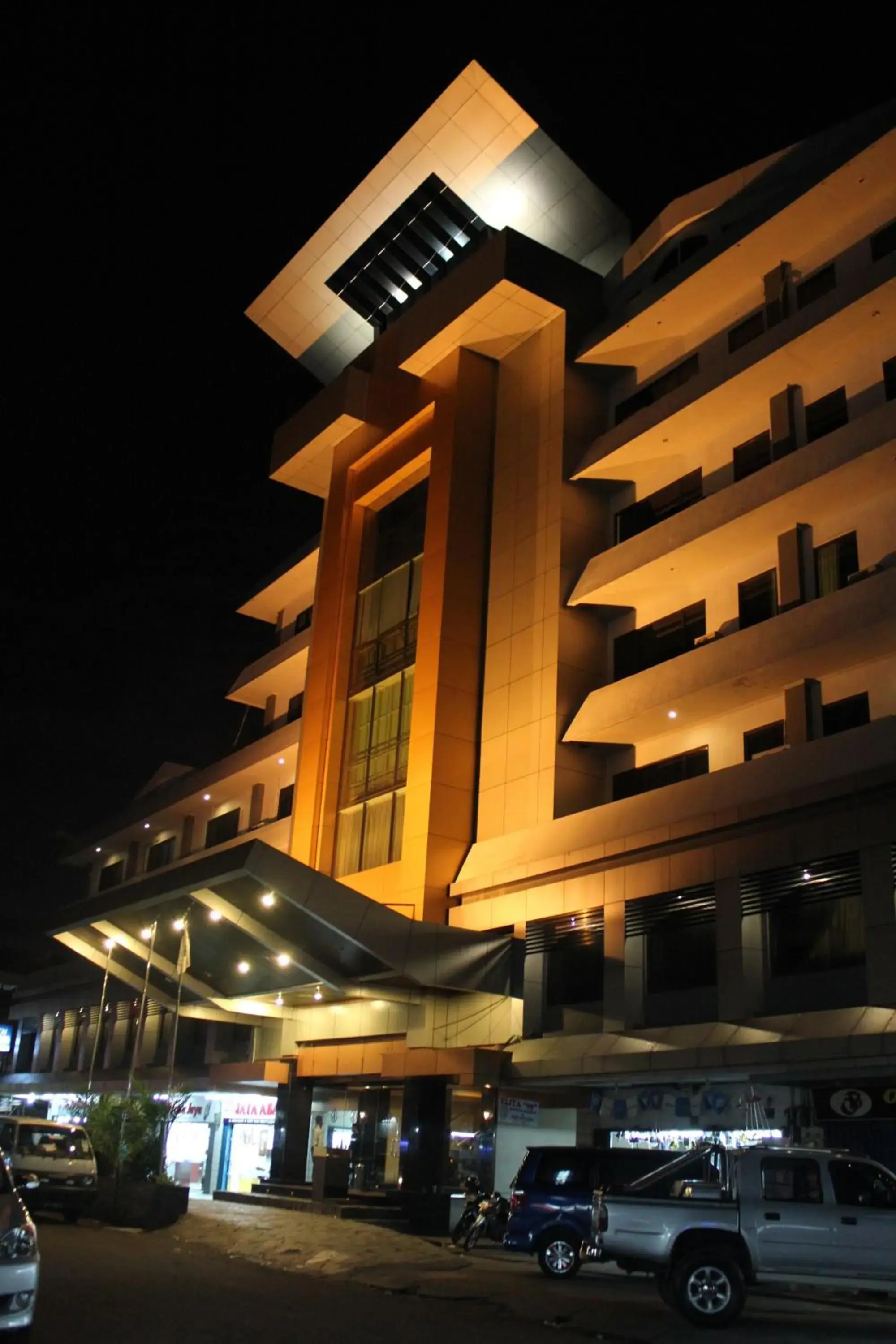 Facade/entrance, Property Building in Hotel Kini