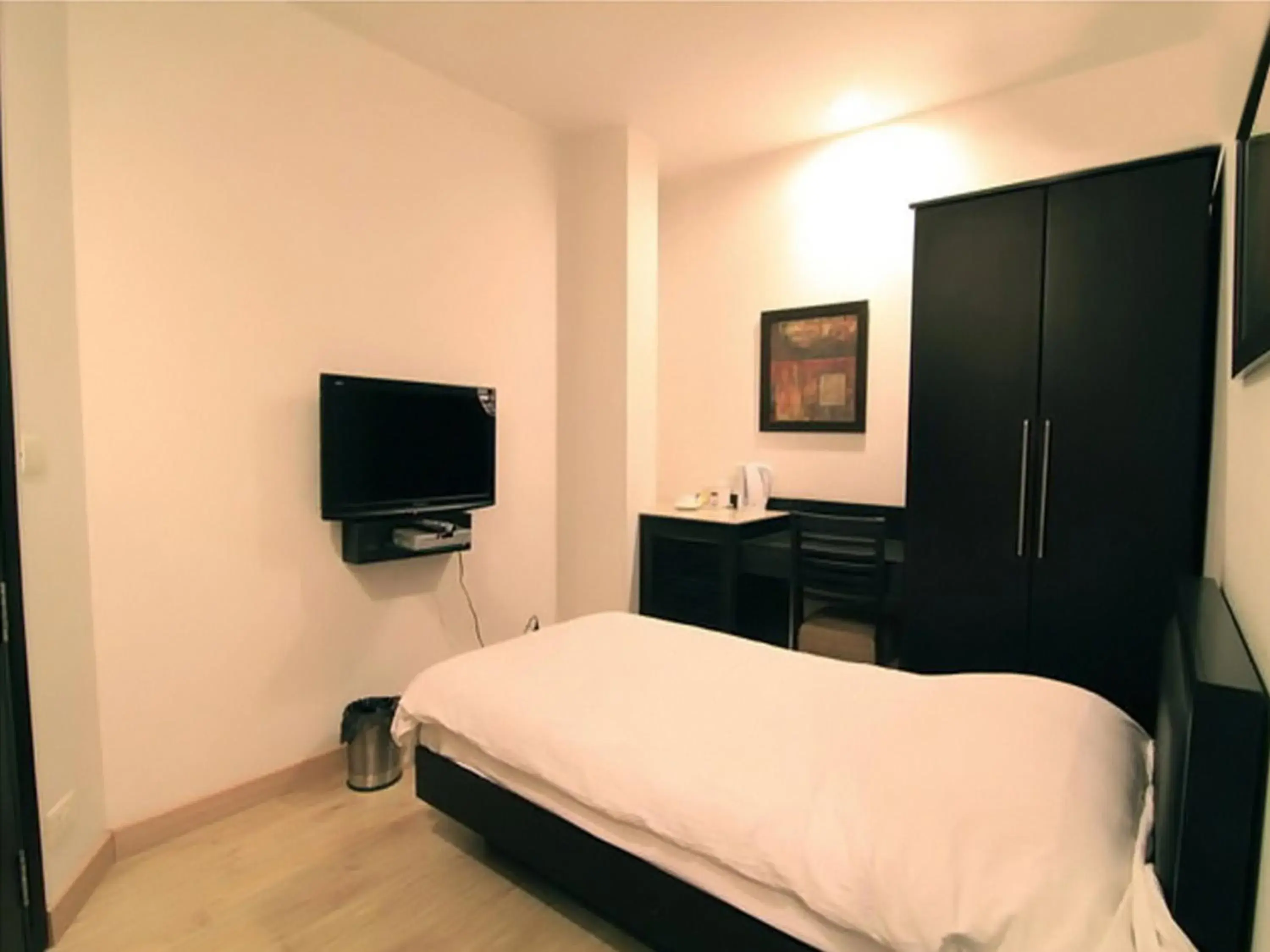 Bedroom, Bed in Rainbow Residency Bedroom, Bed in Rainbow Residency