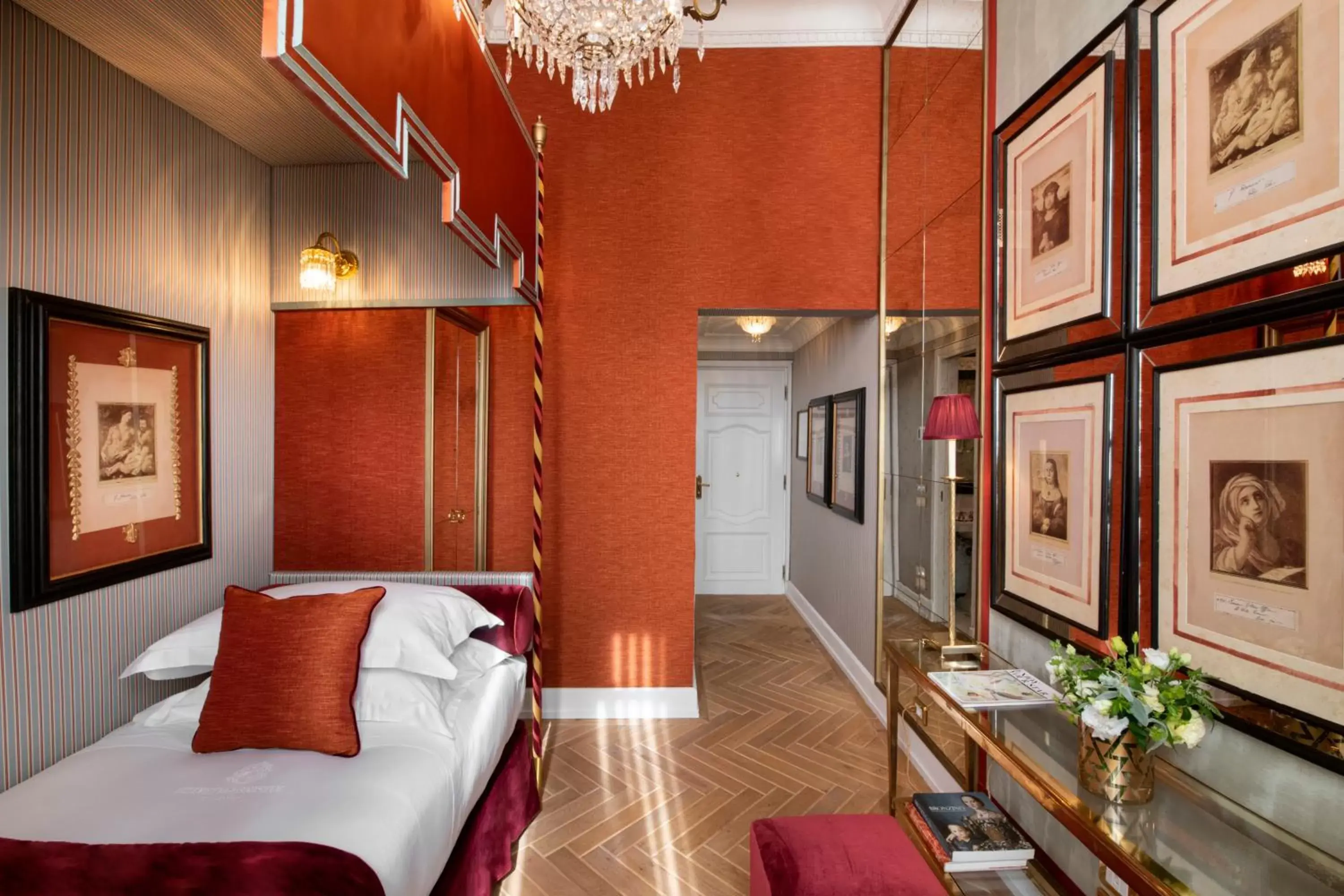"Cozy" Single Room in Helvetia&Bristol Firenze – Starhotels Collezione
