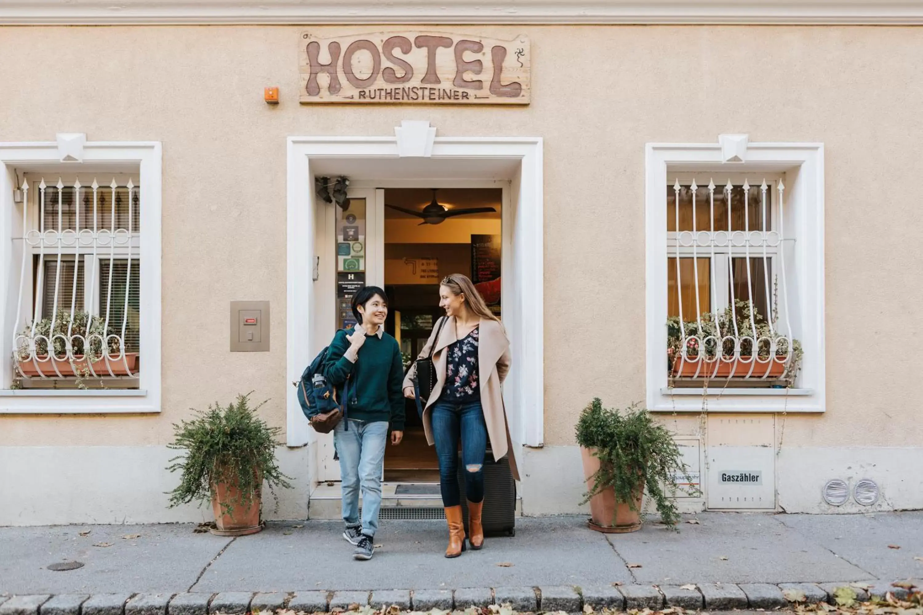 Facade/entrance in Vienna Hostel Ruthensteiner