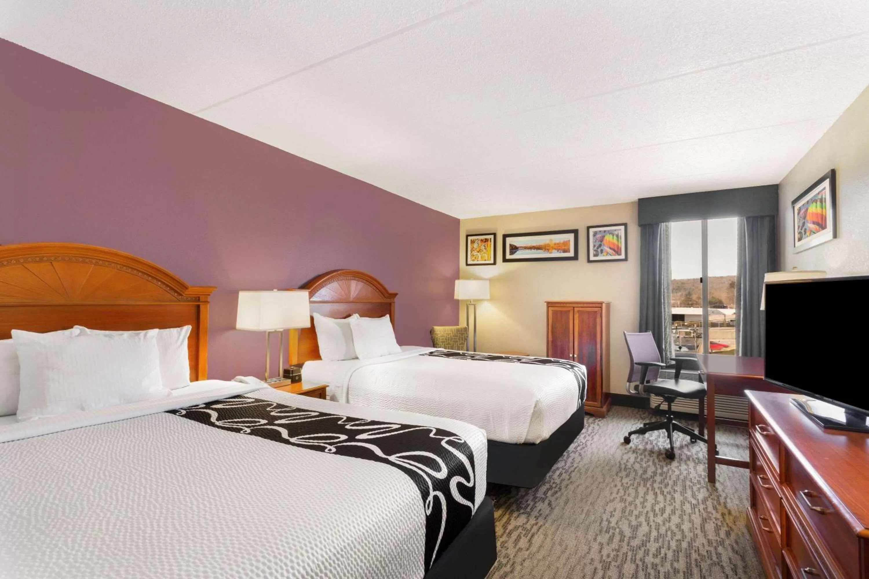 Photo of the whole room, Bed in La Quinta Inn by Wyndham Binghamton - Johnson City