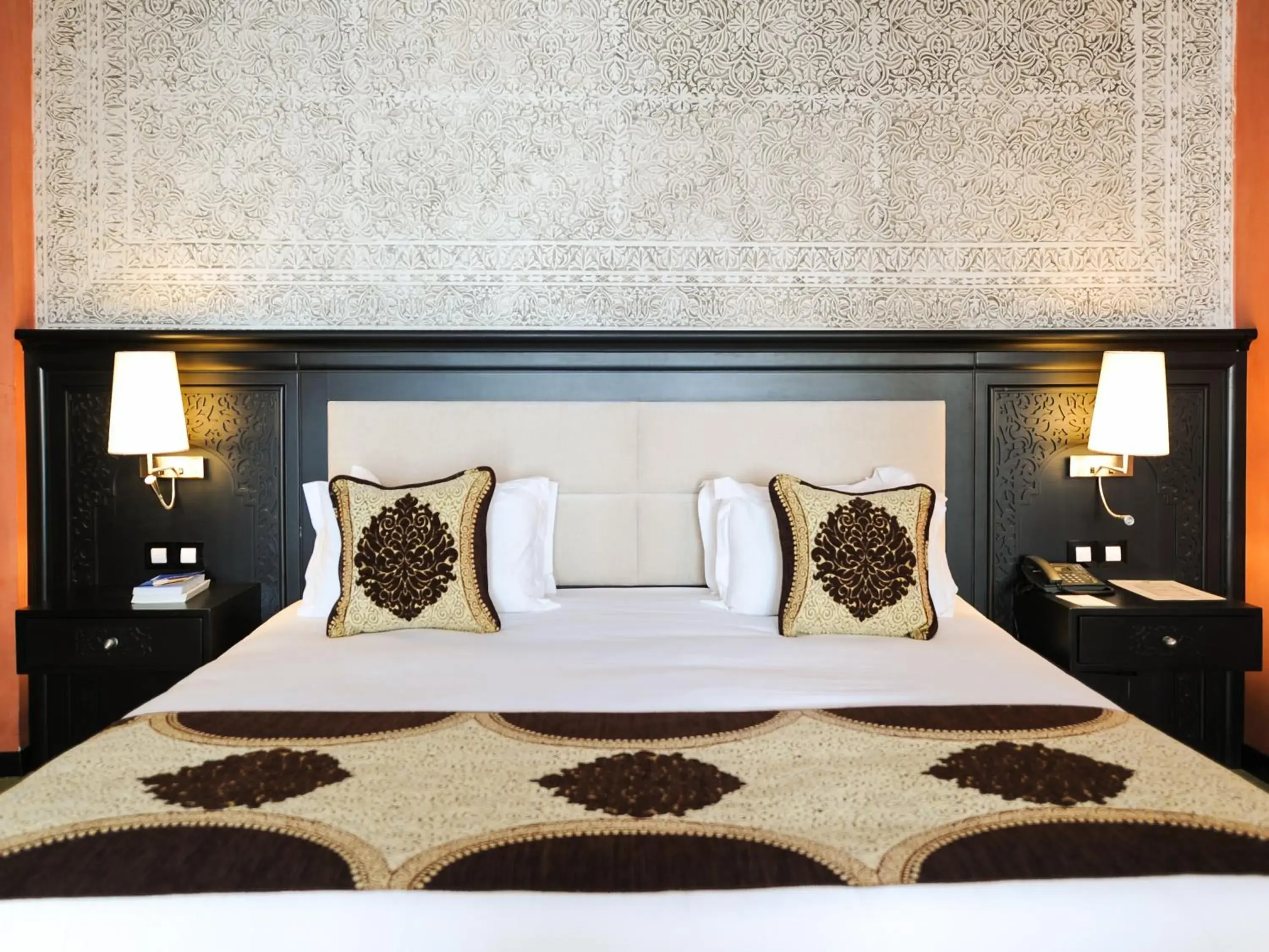 Bed in Hotel Riad Ennakhil & SPA