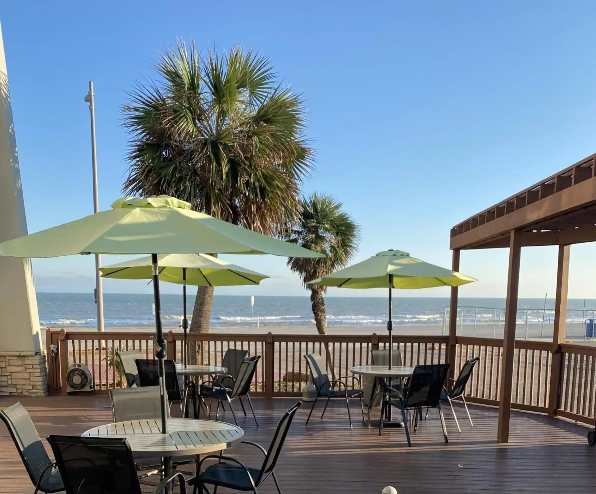 Balcony/Terrace, Restaurant/Places to Eat in Wingate by Wyndham Galveston East Beach