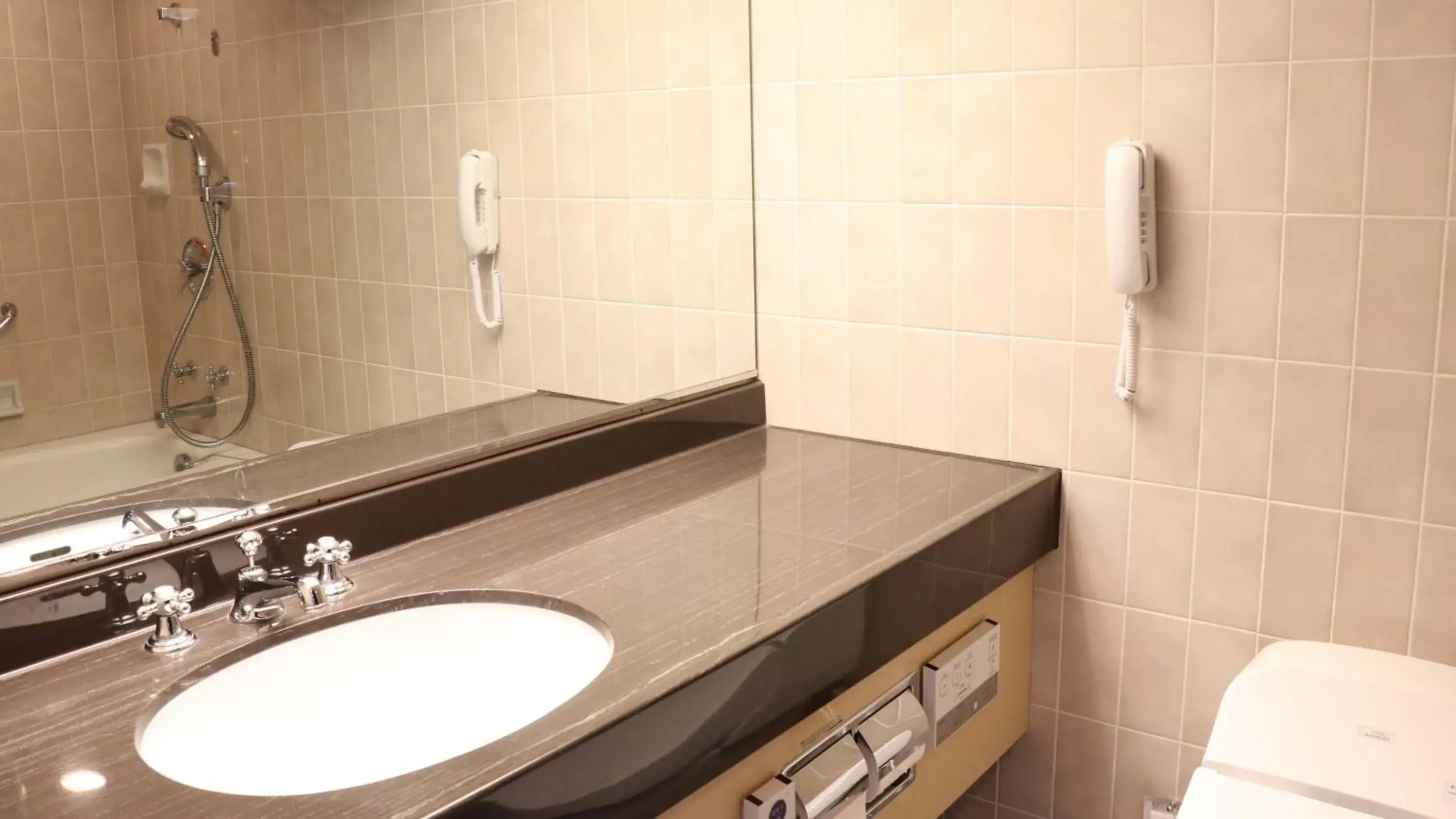 Photo of the whole room, Bathroom in InterContinental Yokohama Grand, an IHG Hotel