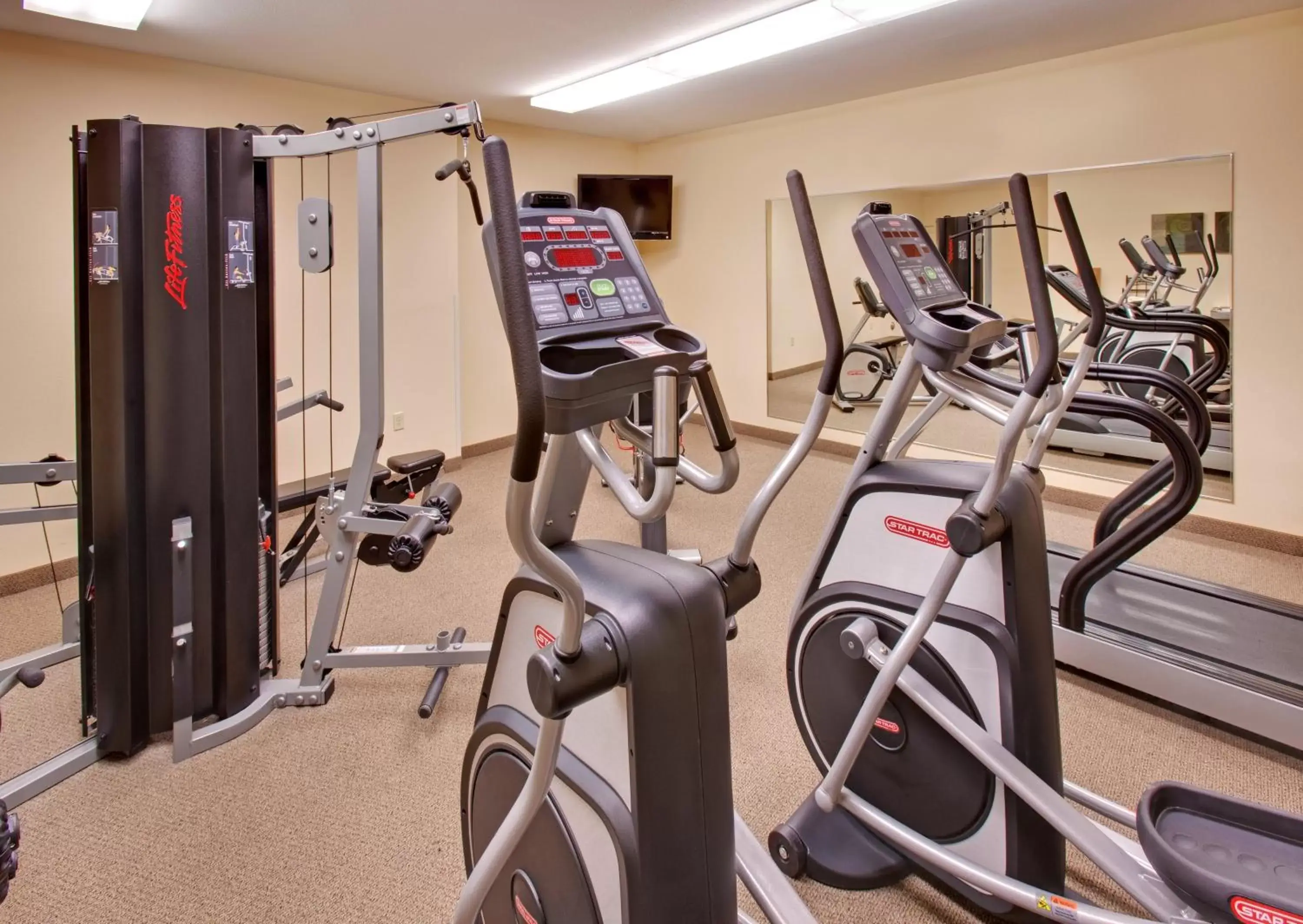 Spa and wellness centre/facilities, Fitness Center/Facilities in Candlewood Suites Williston, an IHG Hotel