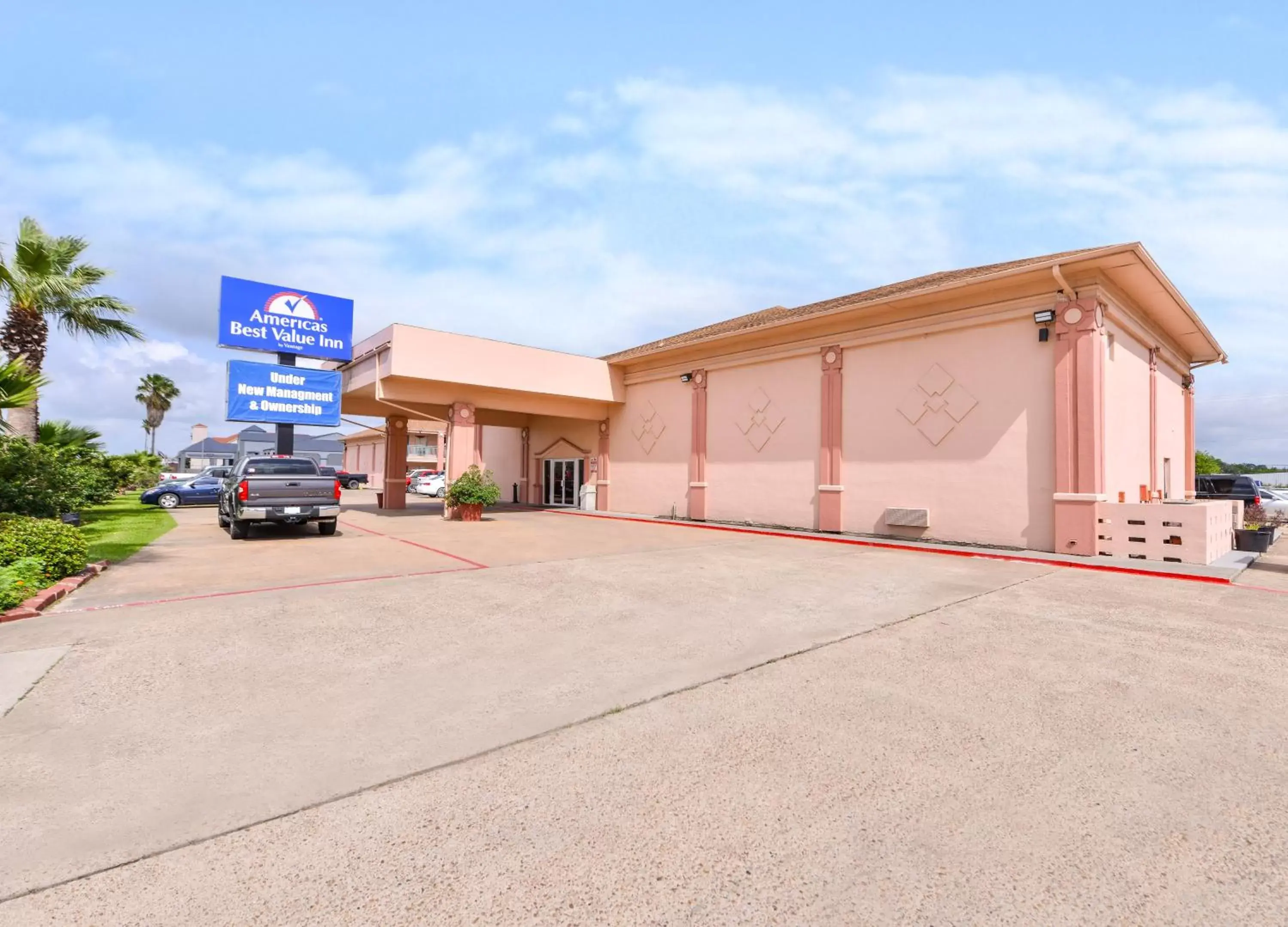 Facade/entrance, Property Building in Americas Best Value Inn Clute