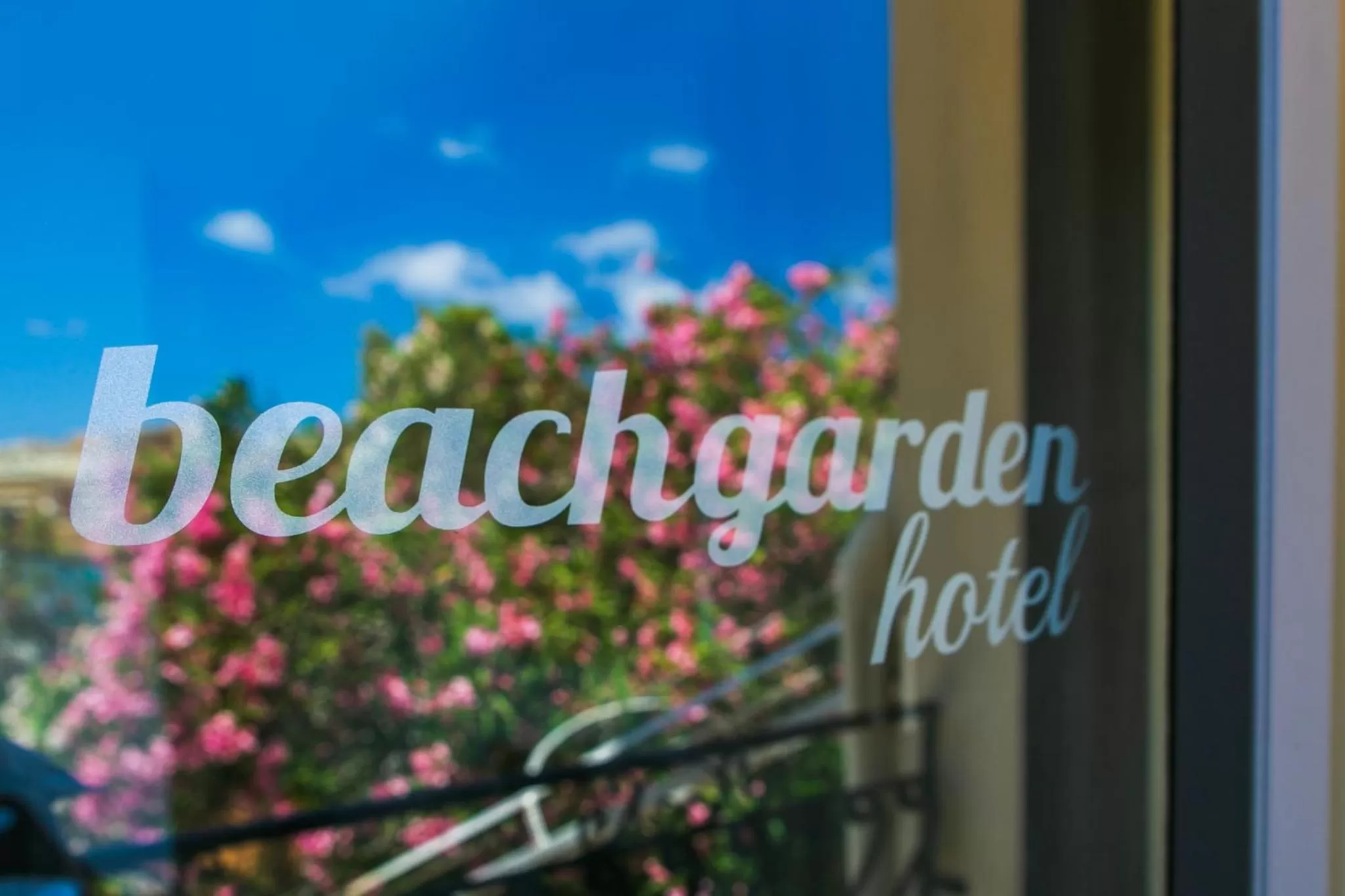 Logo/Certificate/Sign in Beach Garden Hotel