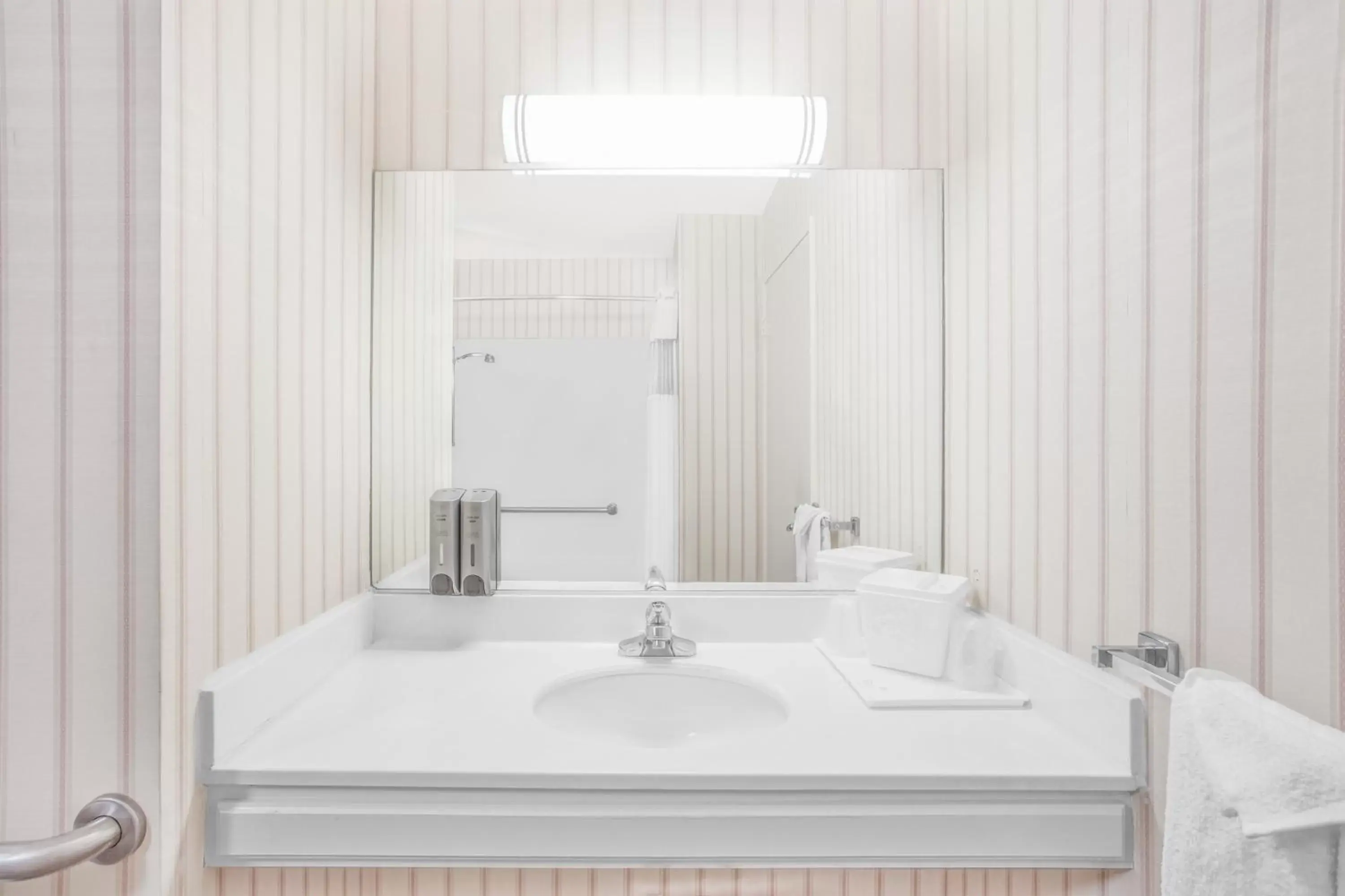 King Studio Suite - Non-Smoking in Ramada by Wyndham Barstow King Studio Suite - Non-Smoking in Ramada by Wyndham Barstow