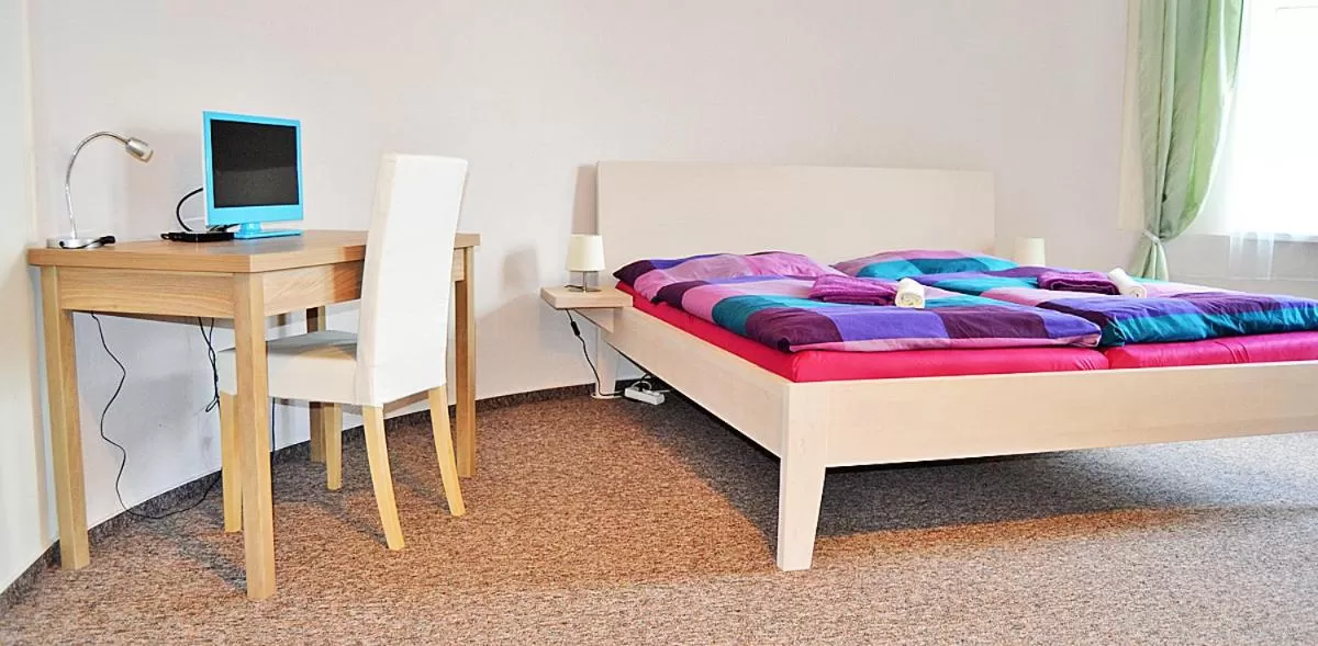 Photo of the whole room, Bed in Motel Vega