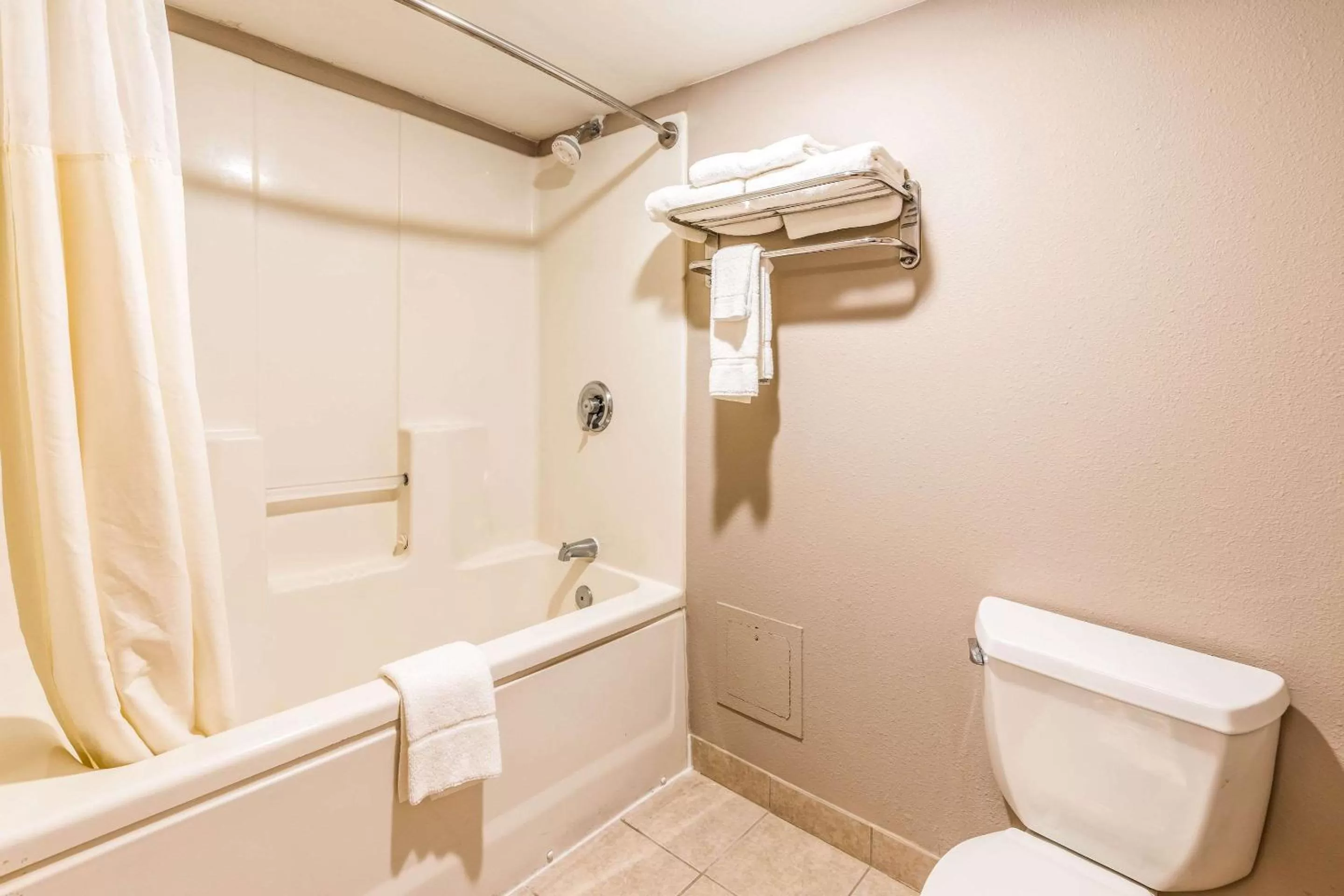 Bathroom in Lake Norman Inn and Suites