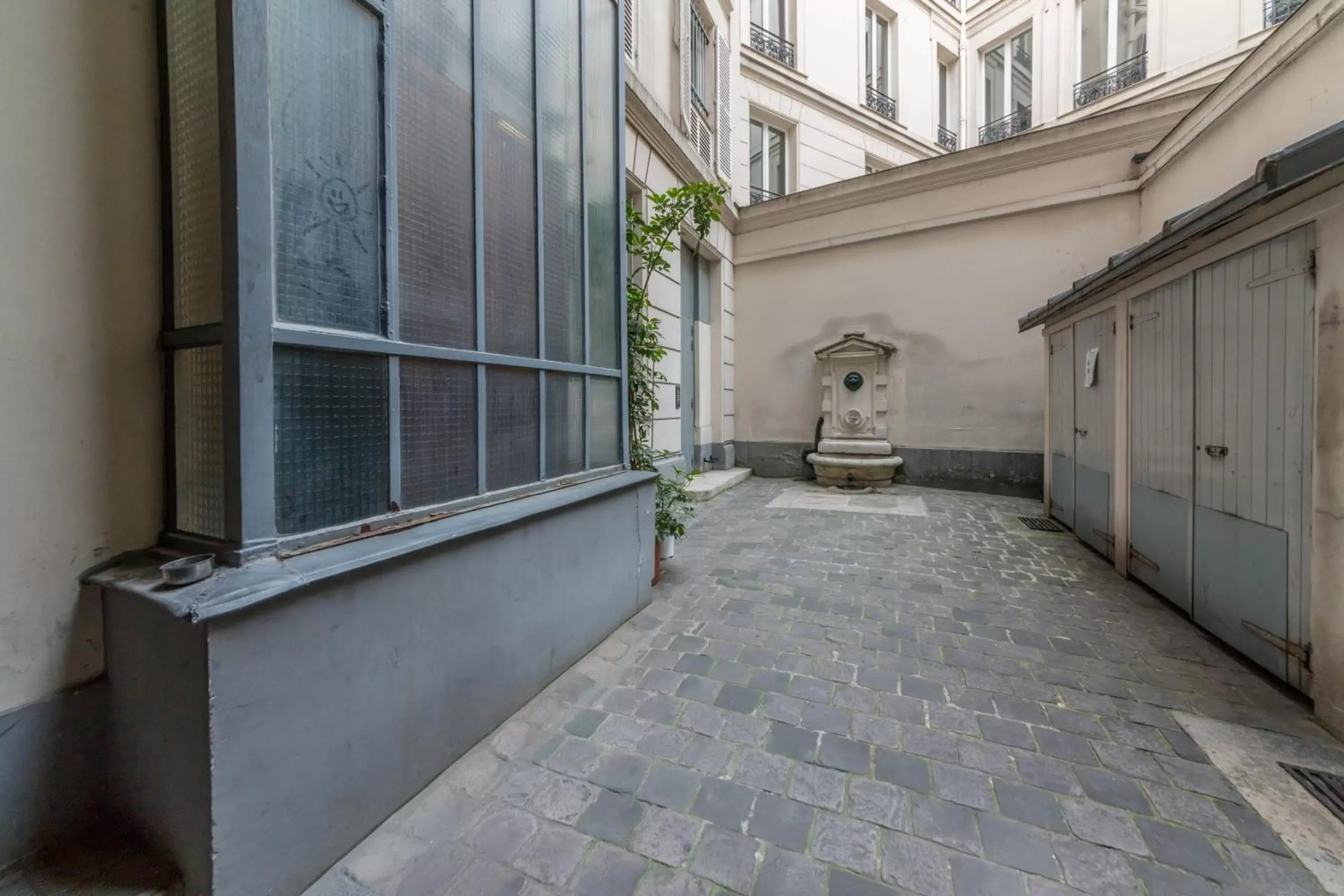 Facade/entrance in Apartments WS Haussmann - La Fayette
