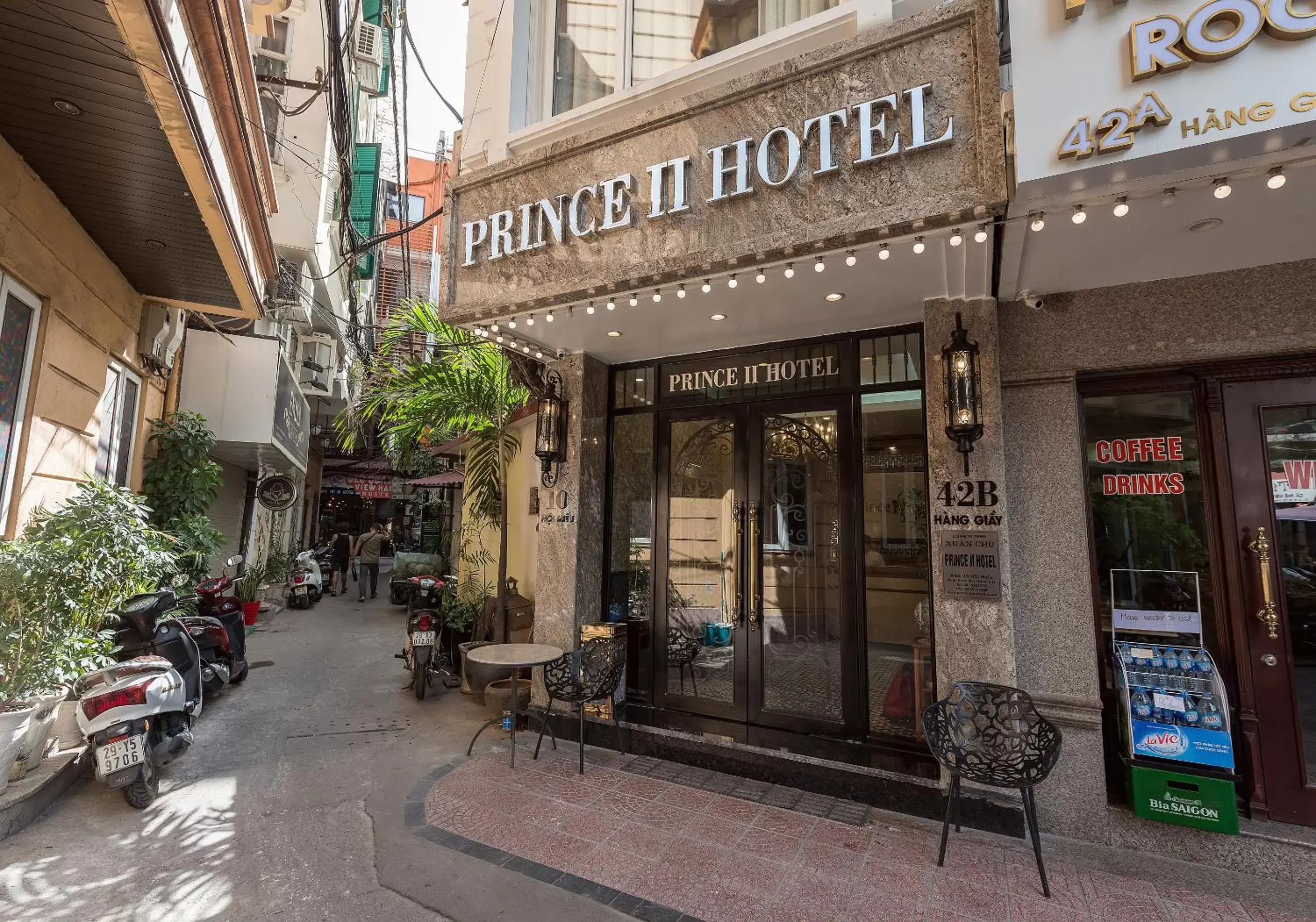 Facade/entrance in Prince II Hotel