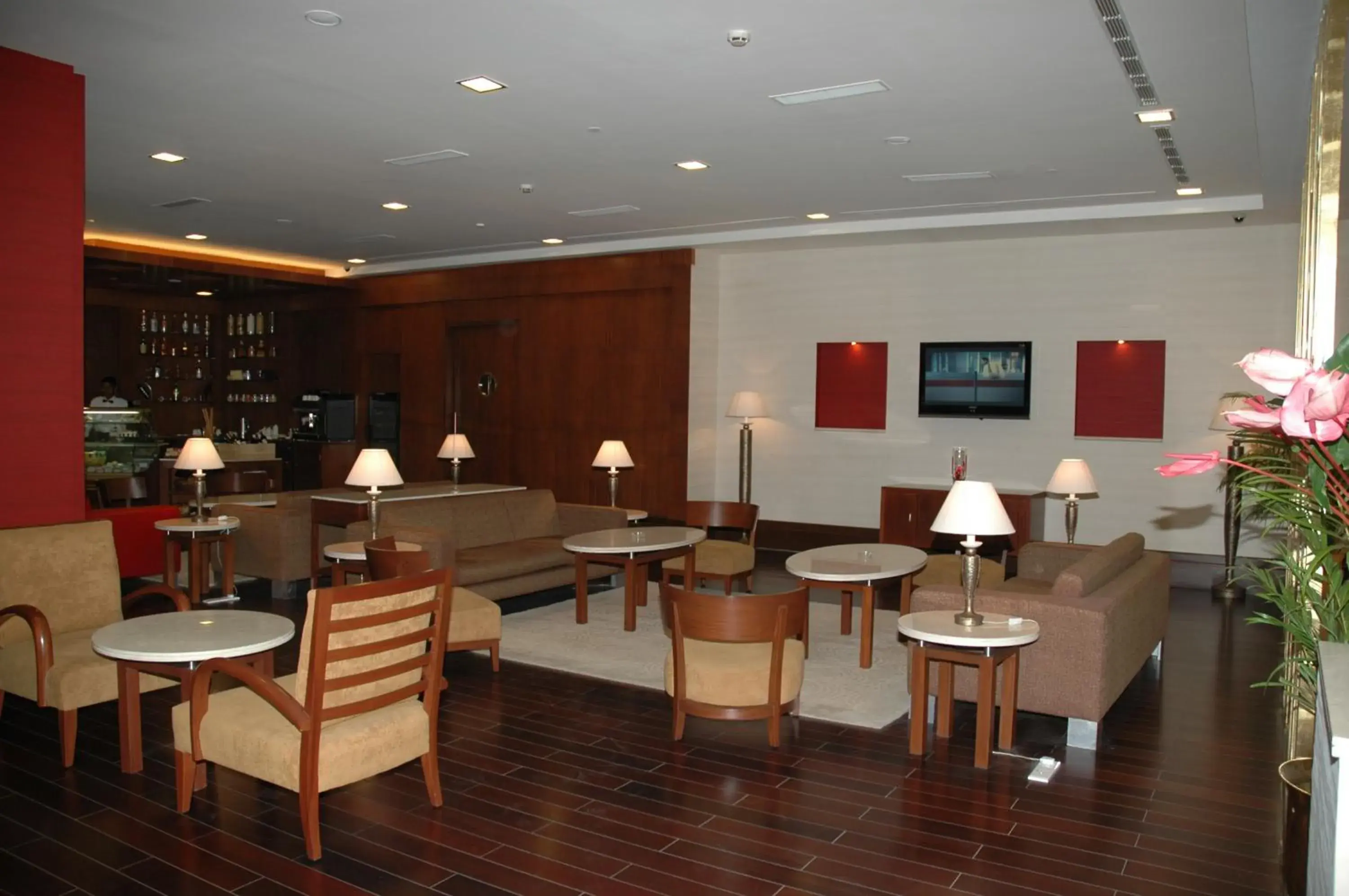 Restaurant/places to eat, Lounge/Bar in Radisson Hotel Varanasi