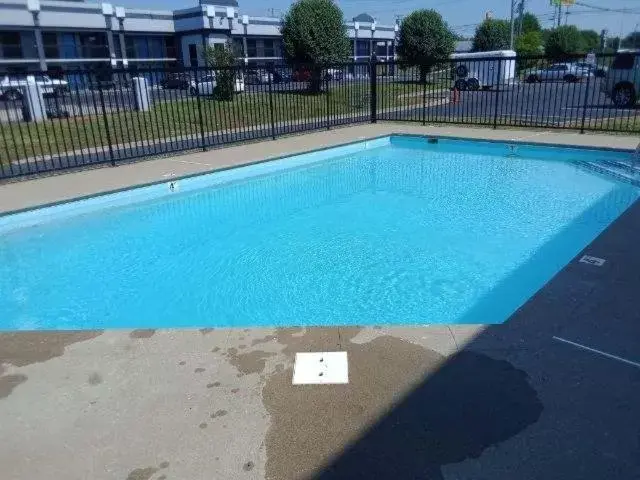 Swimming Pool in Howard Johnson by Wyndham Clarksville Tennessee