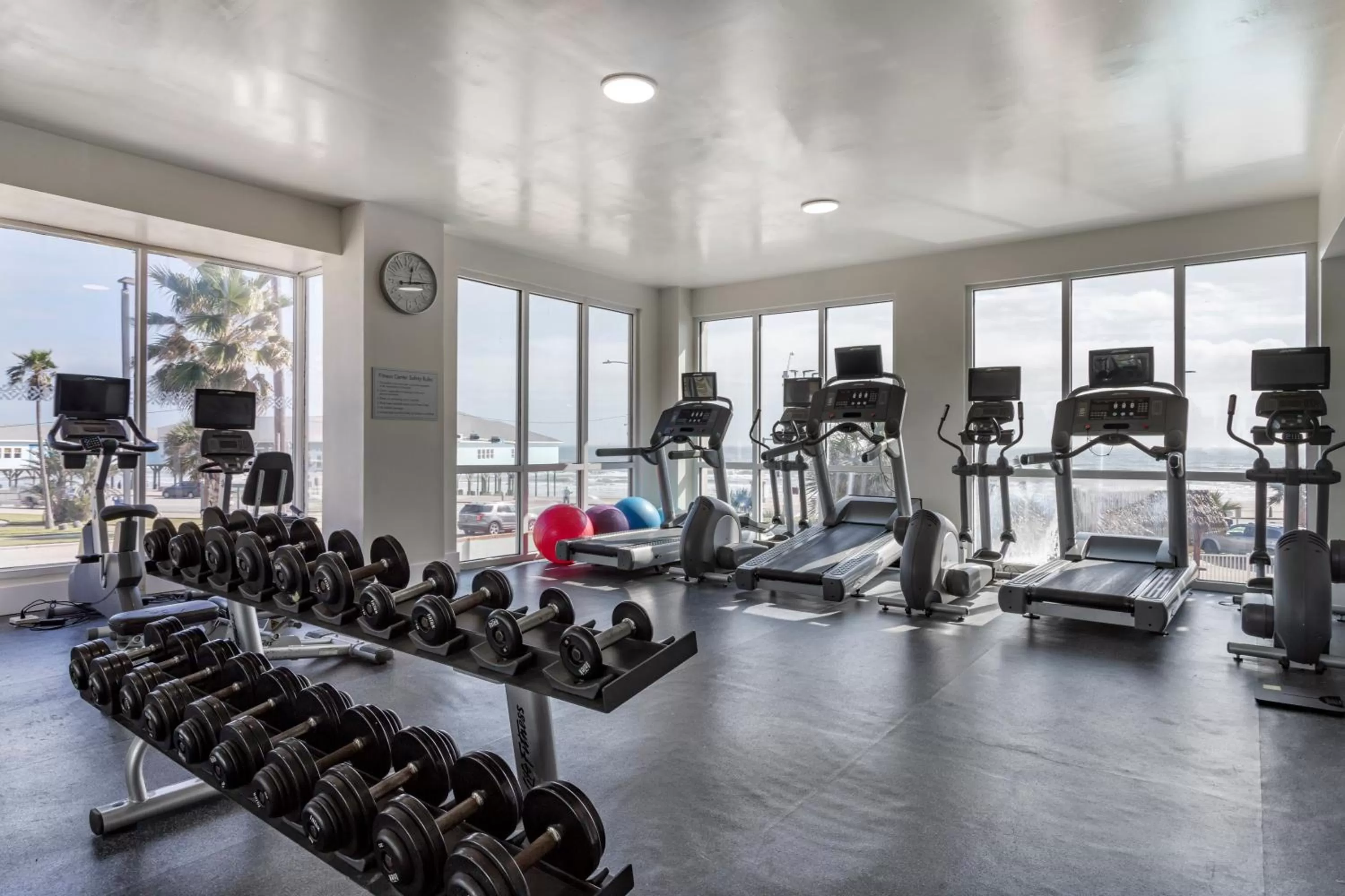Fitness centre/facilities, Fitness Center/Facilities in Clarion Pointe Galveston Seawall