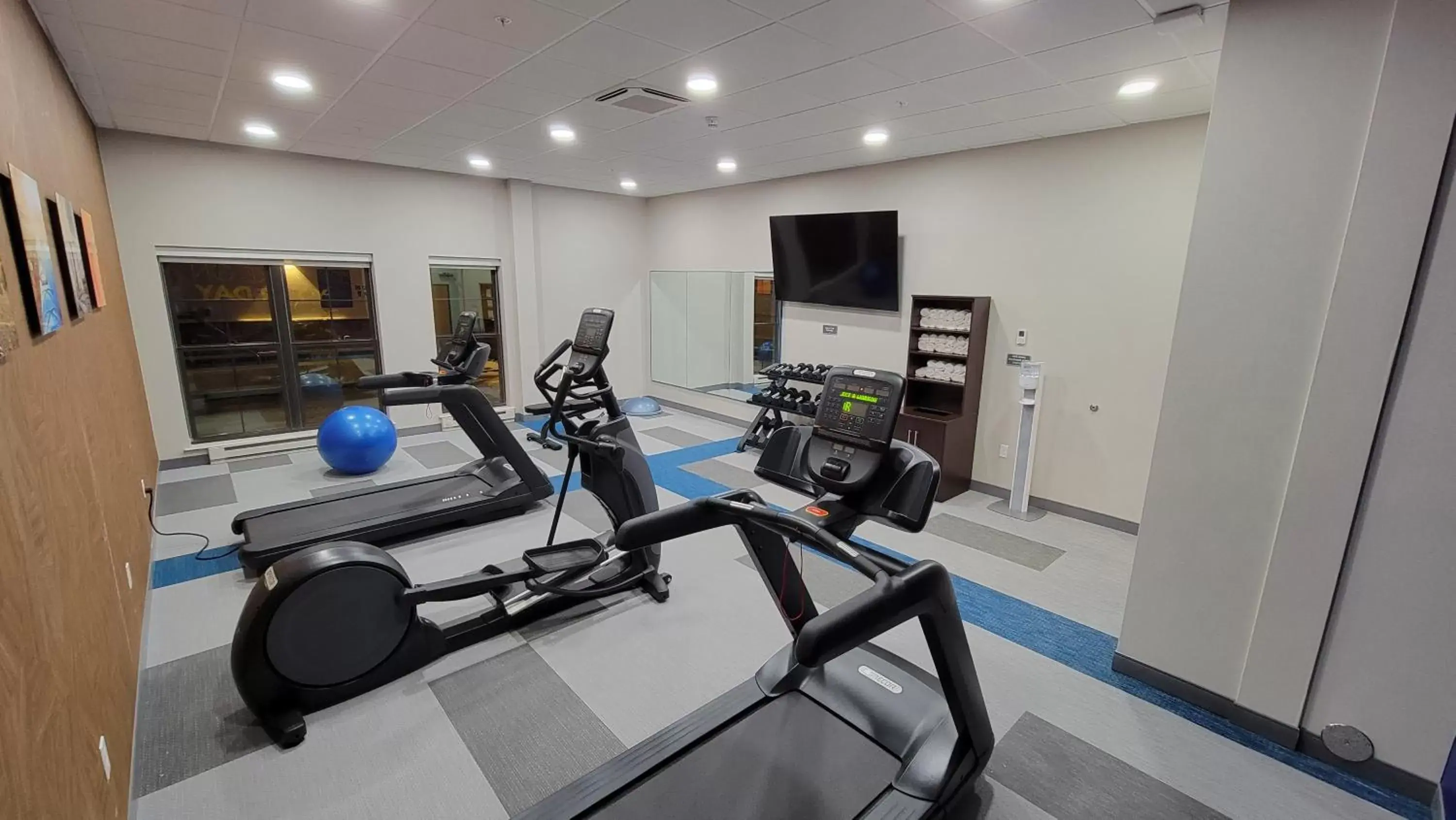 Fitness centre/facilities, Fitness Center/Facilities in MainStay Suites