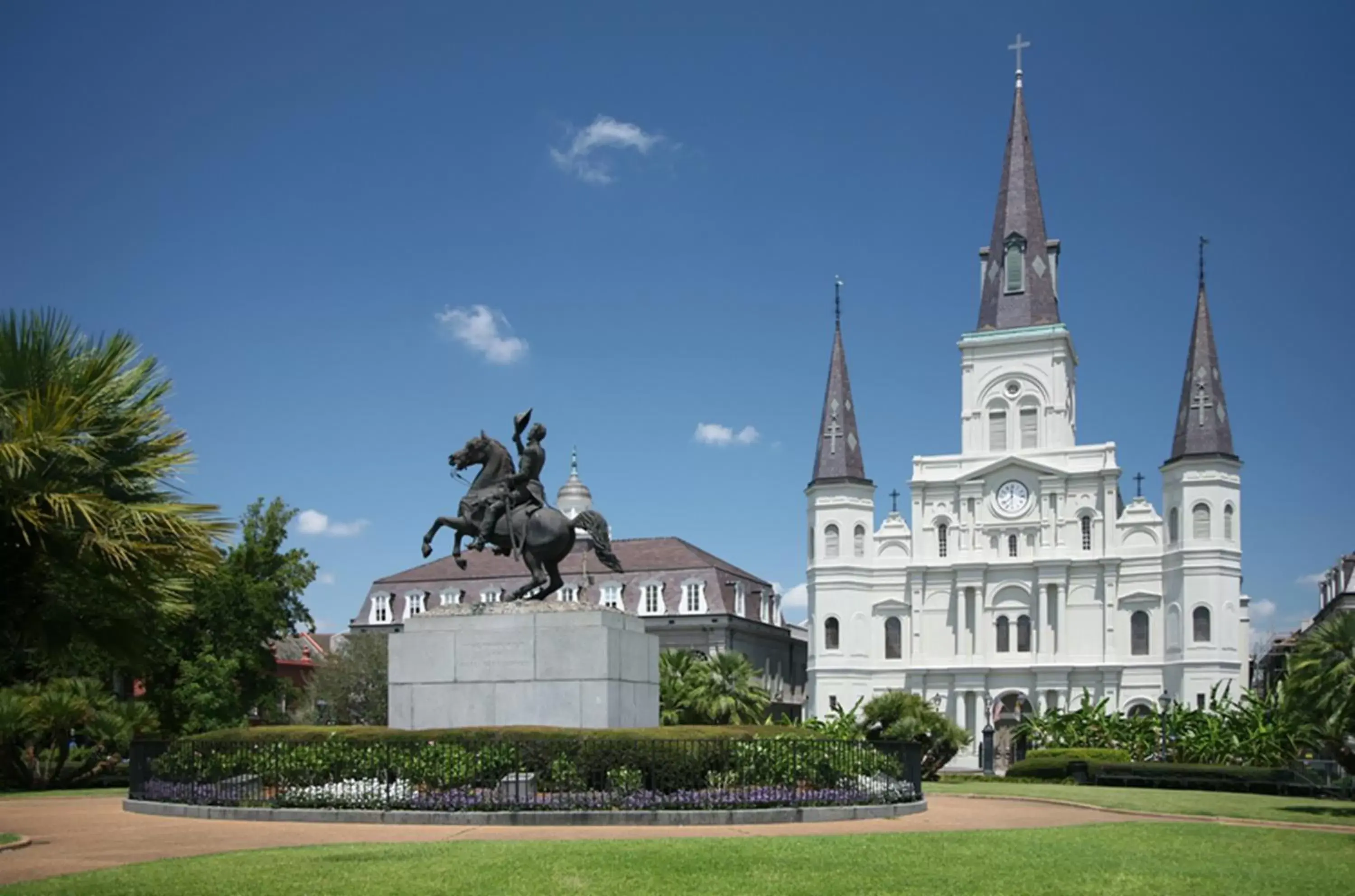 Nearby landmark in La Galerie French Quarter Hotel