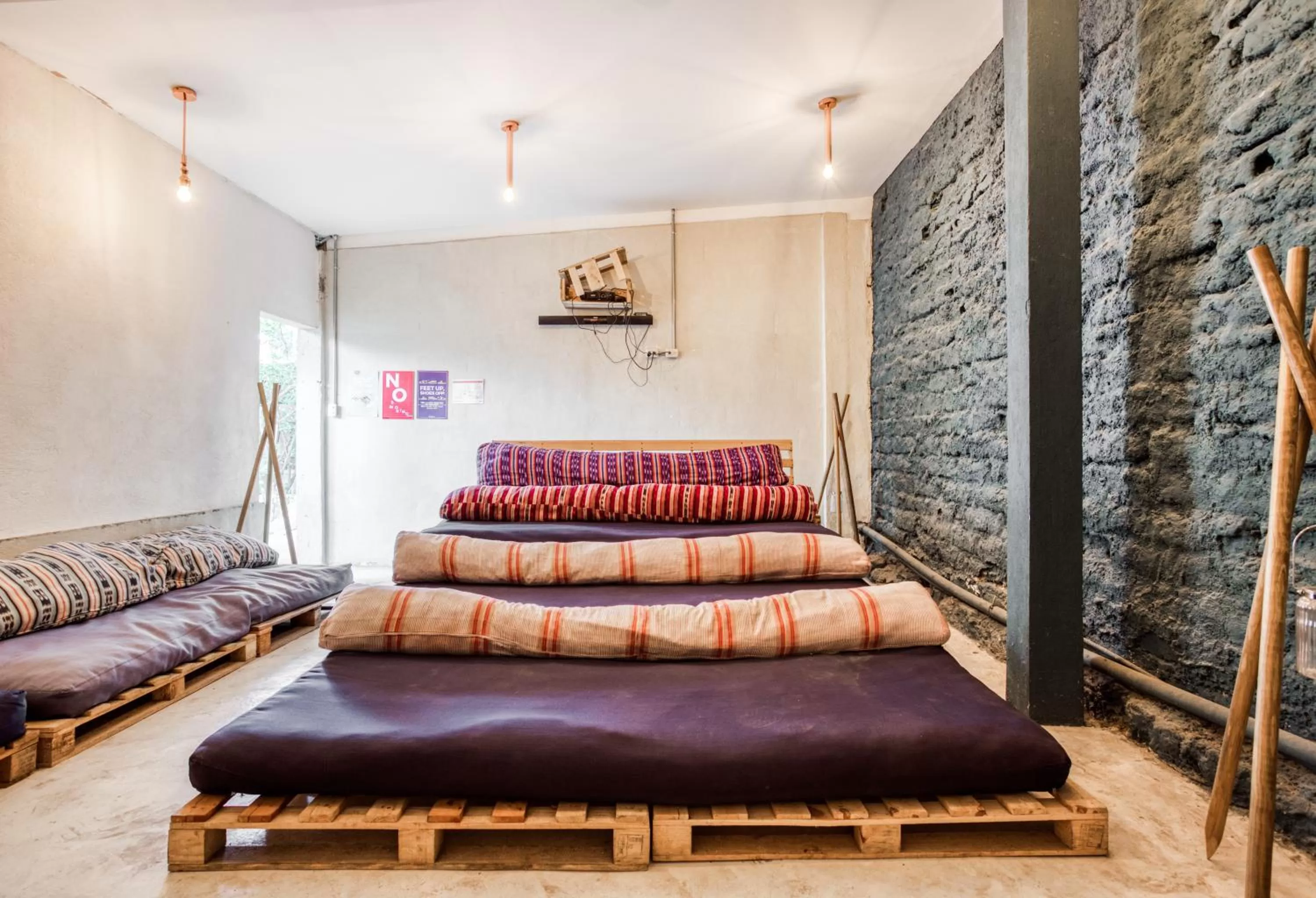 Communal lounge/ TV room, Bed in Socialtel Antigua