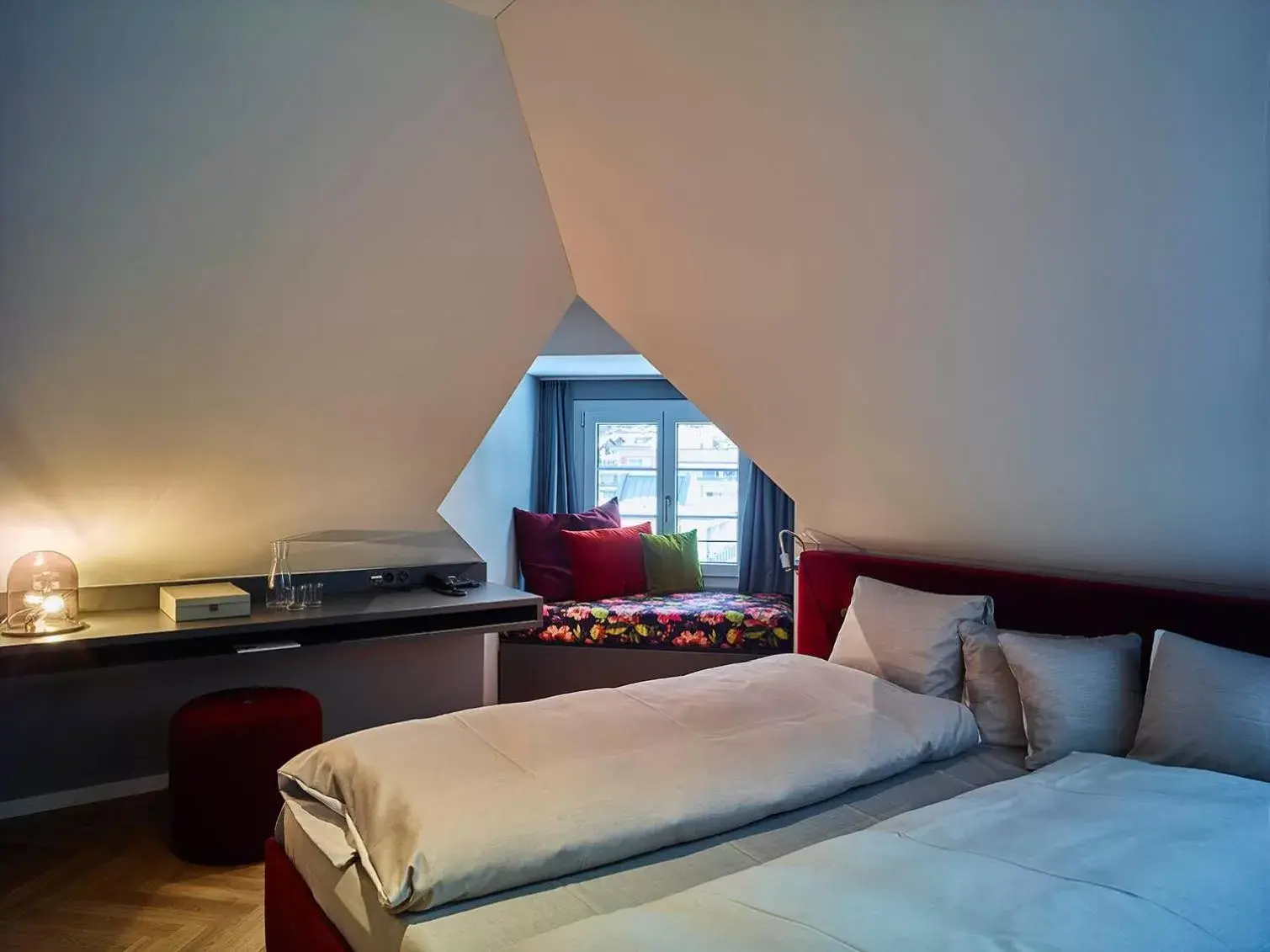 Bed in Bellevue-Terminus - Urban Lifestyle Hotel