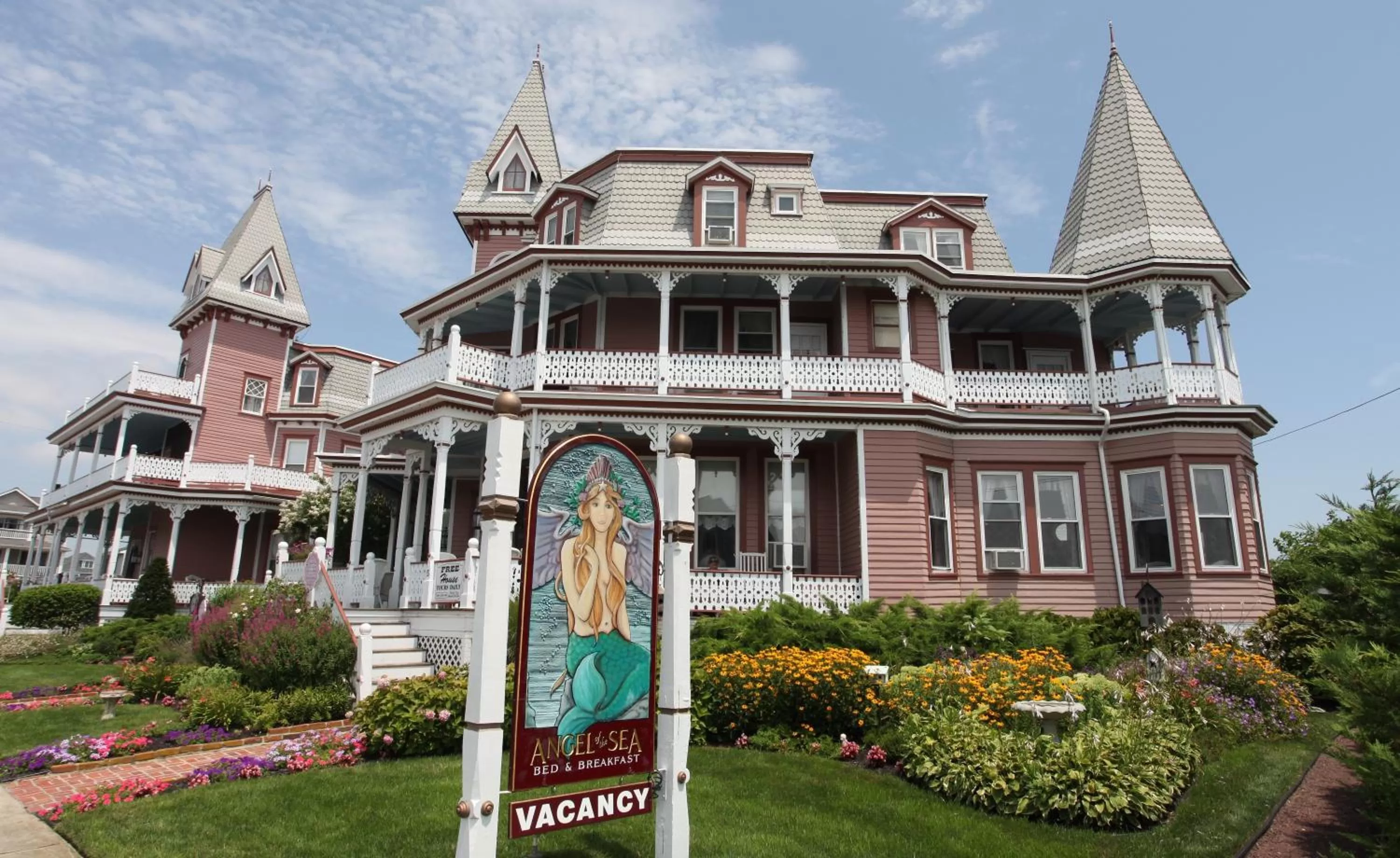Facade/entrance in Angel of the Sea Bed and Breakfast