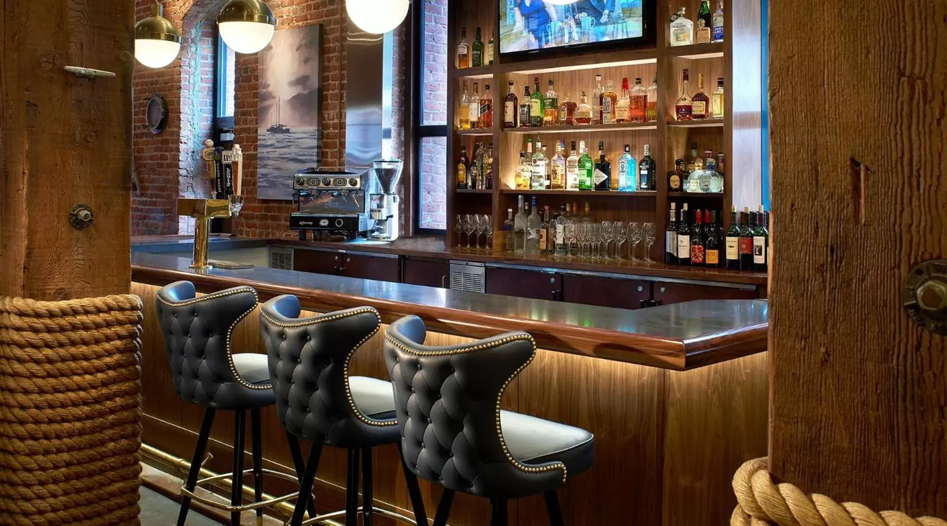Lounge or bar, Lounge/Bar in Argonaut Hotel, a Noble House Hotel