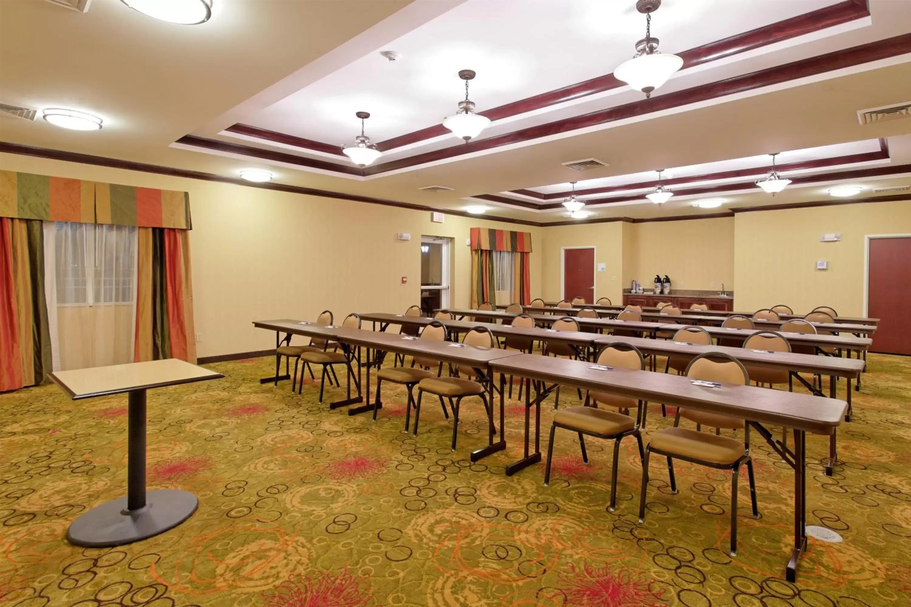 Meeting/conference room in Holiday Inn Express Florence Northeast, an IHG Hotel