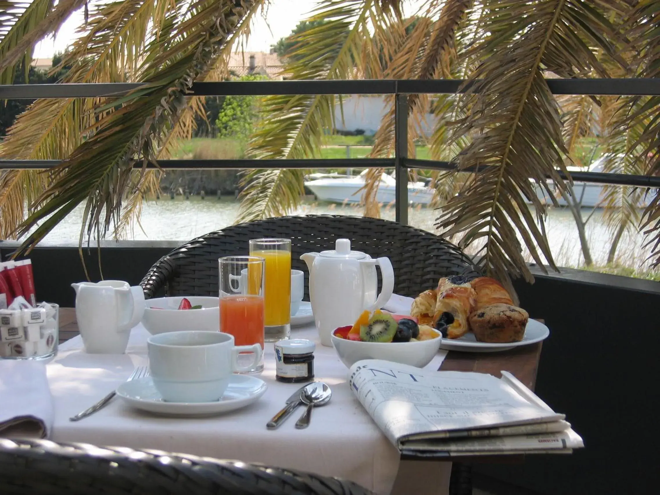 Restaurant/places to eat, Breakfast in Hotel Canal Aigues Mortes