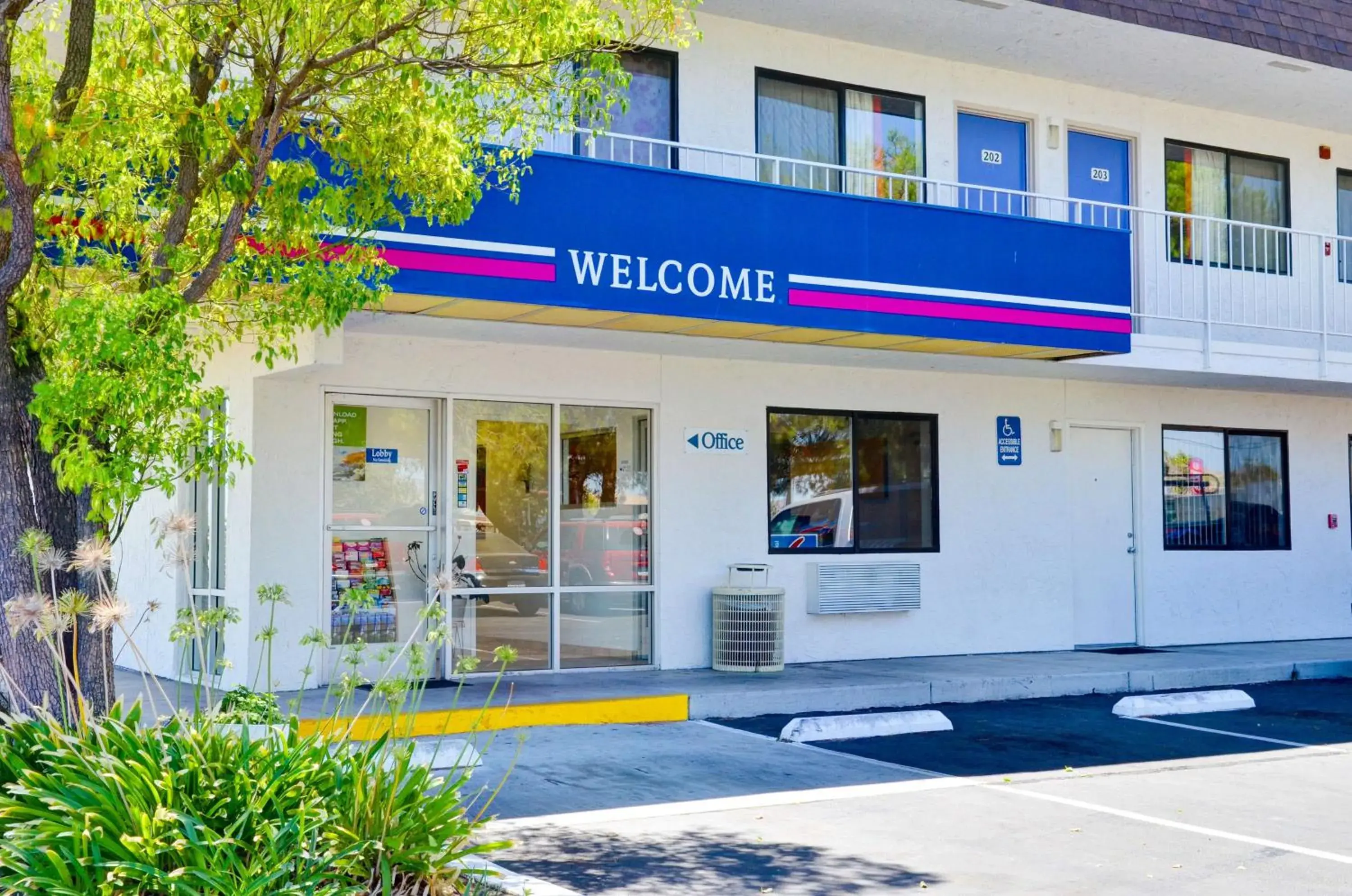 Property building in Motel 6 Santa Nella, CA - Los Banos - Interstate 5