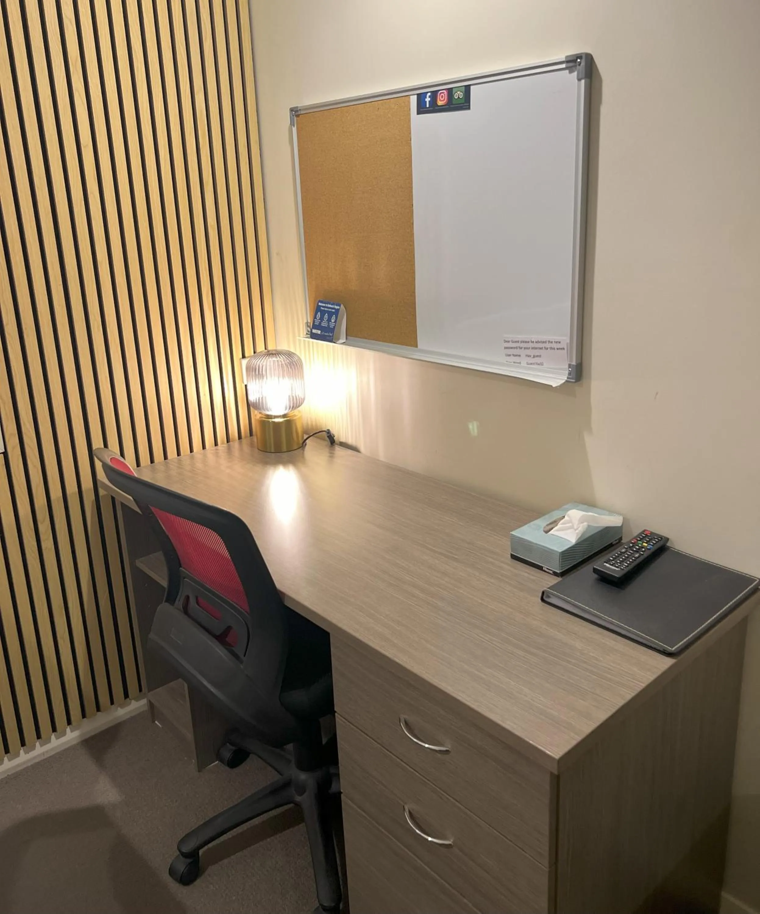 Bedroom, TV/Entertainment Center in Havannah Accommodation