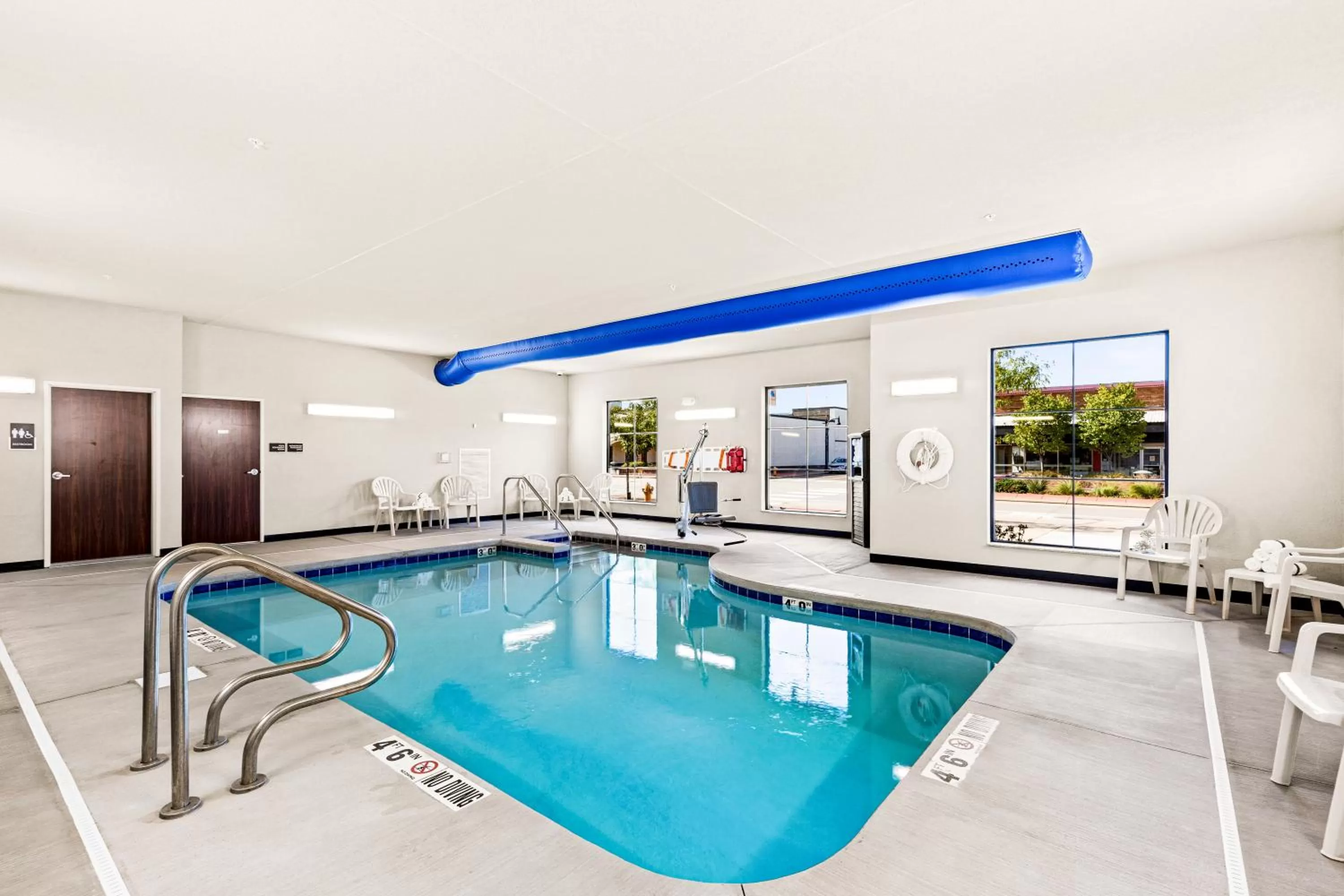 Swimming pool in Cobblestone Hotel & Suites - Superior Duluth