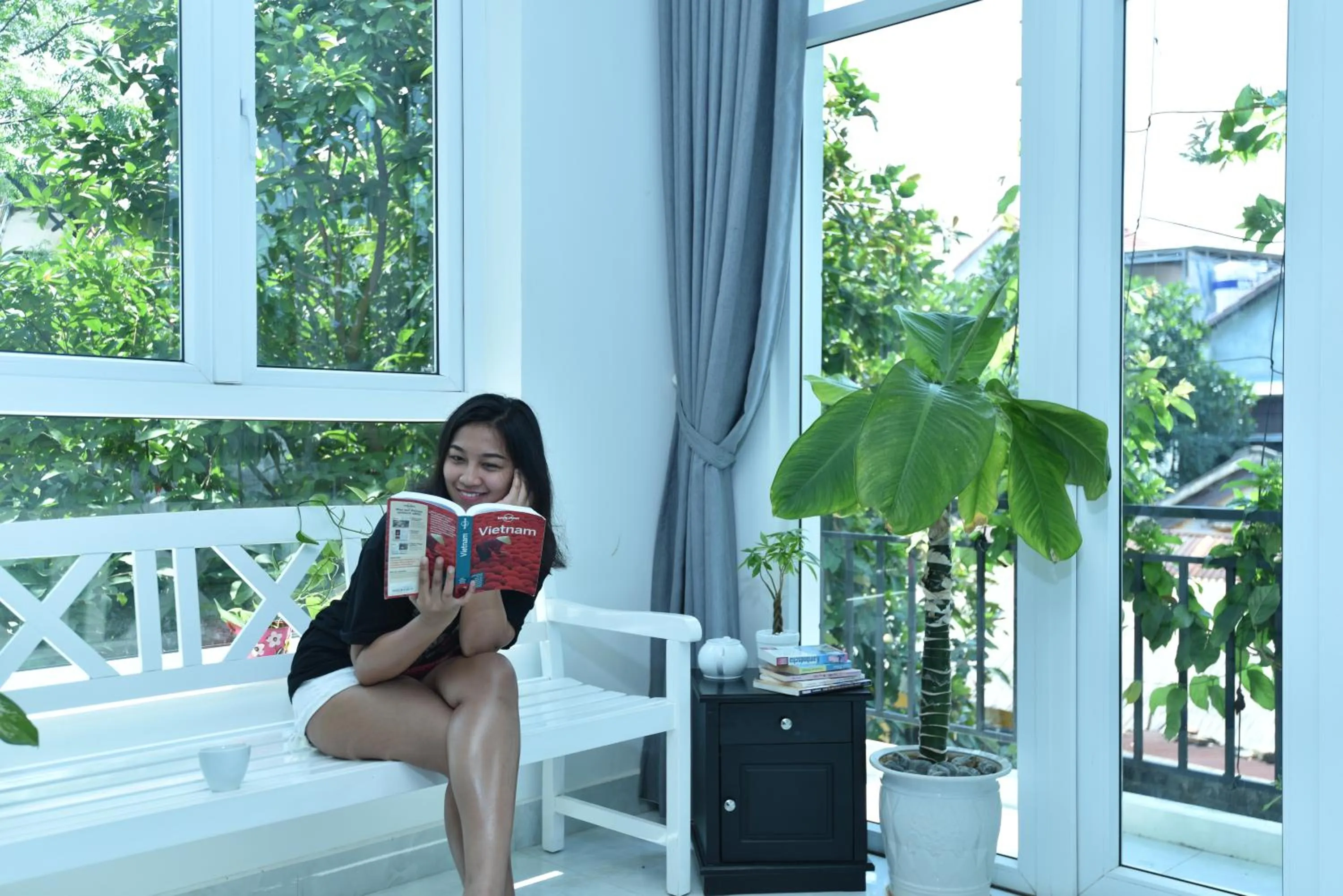 People in Flamingo Villa Homestay - Big Rooms with Balcony - Close to Hoi An Old Town 200m & Temple Bridge - Large Outside Pool for Sun Bathing