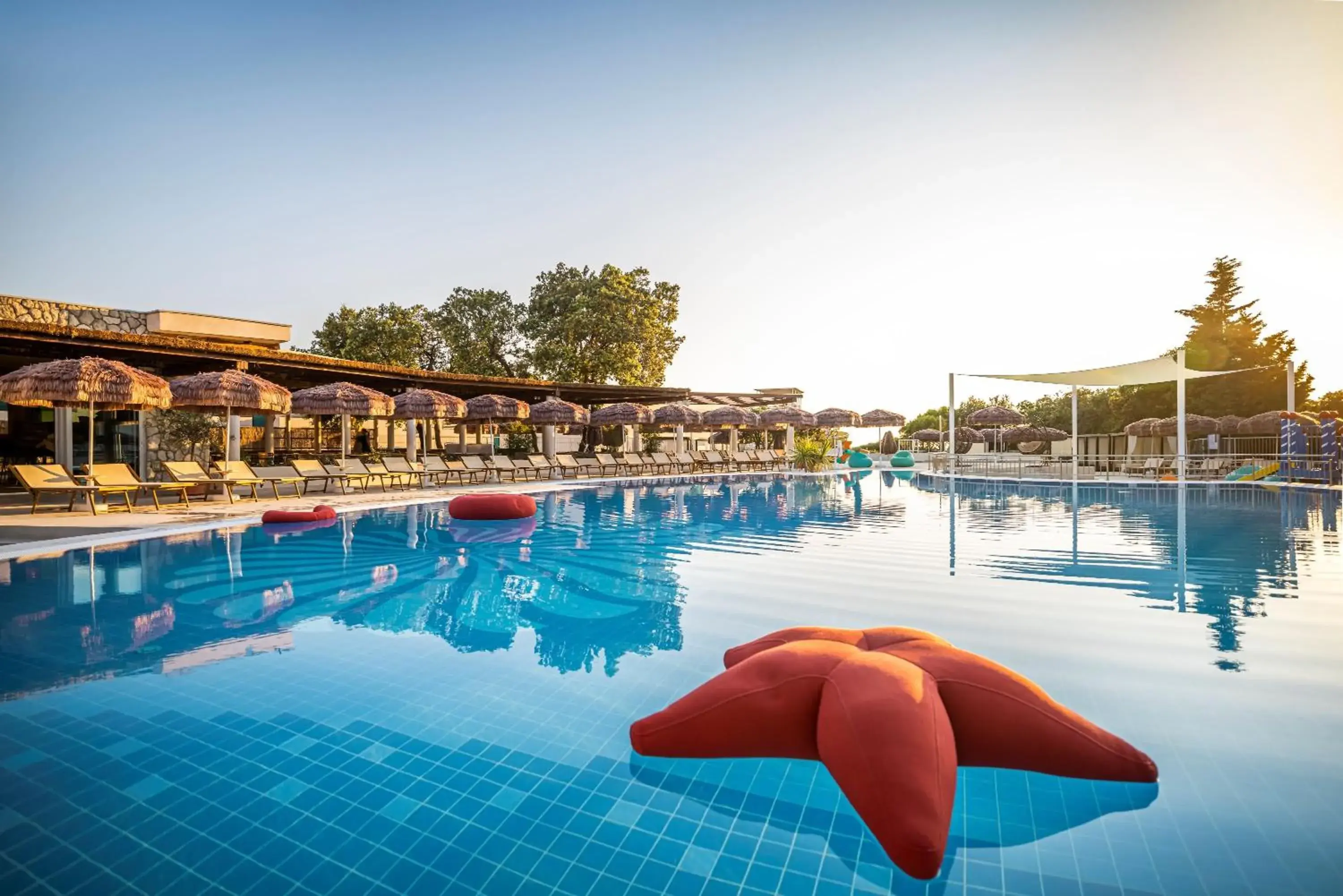 Lounge or bar, Swimming Pool in Tirena Sunny Hotel by Valamar