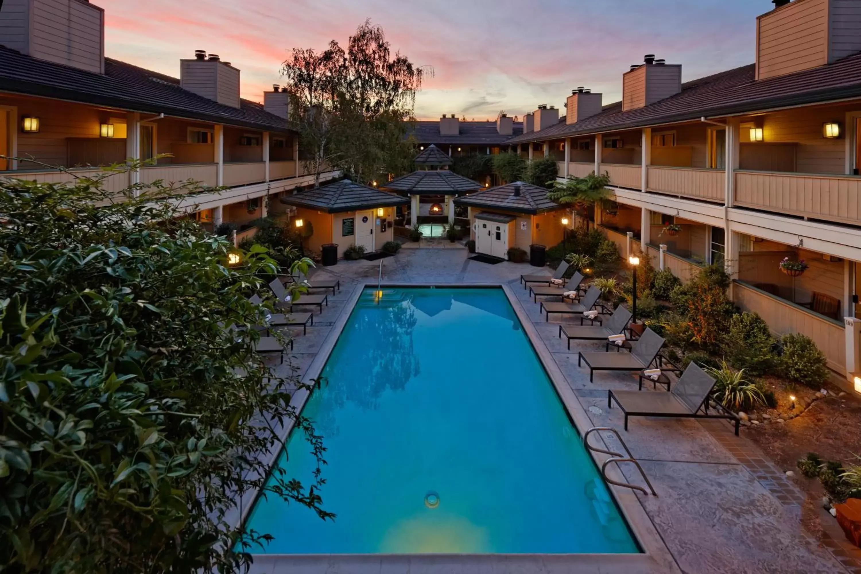Garden view, Pool View in Best Western Sonoma Valley Inn & Krug Event Center