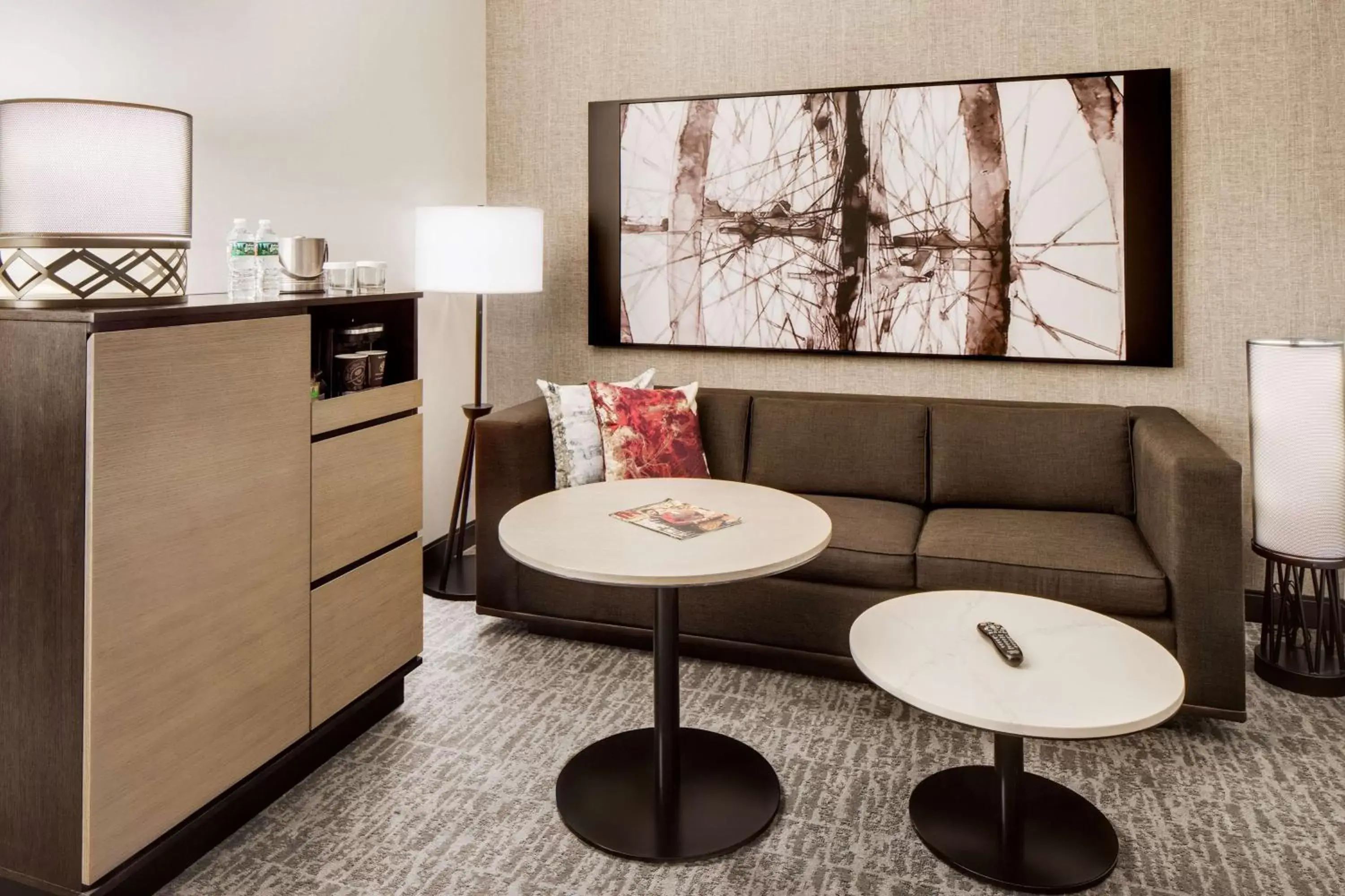 Living room, Seating Area in DoubleTree by Hilton Hotel & Suites Jersey City