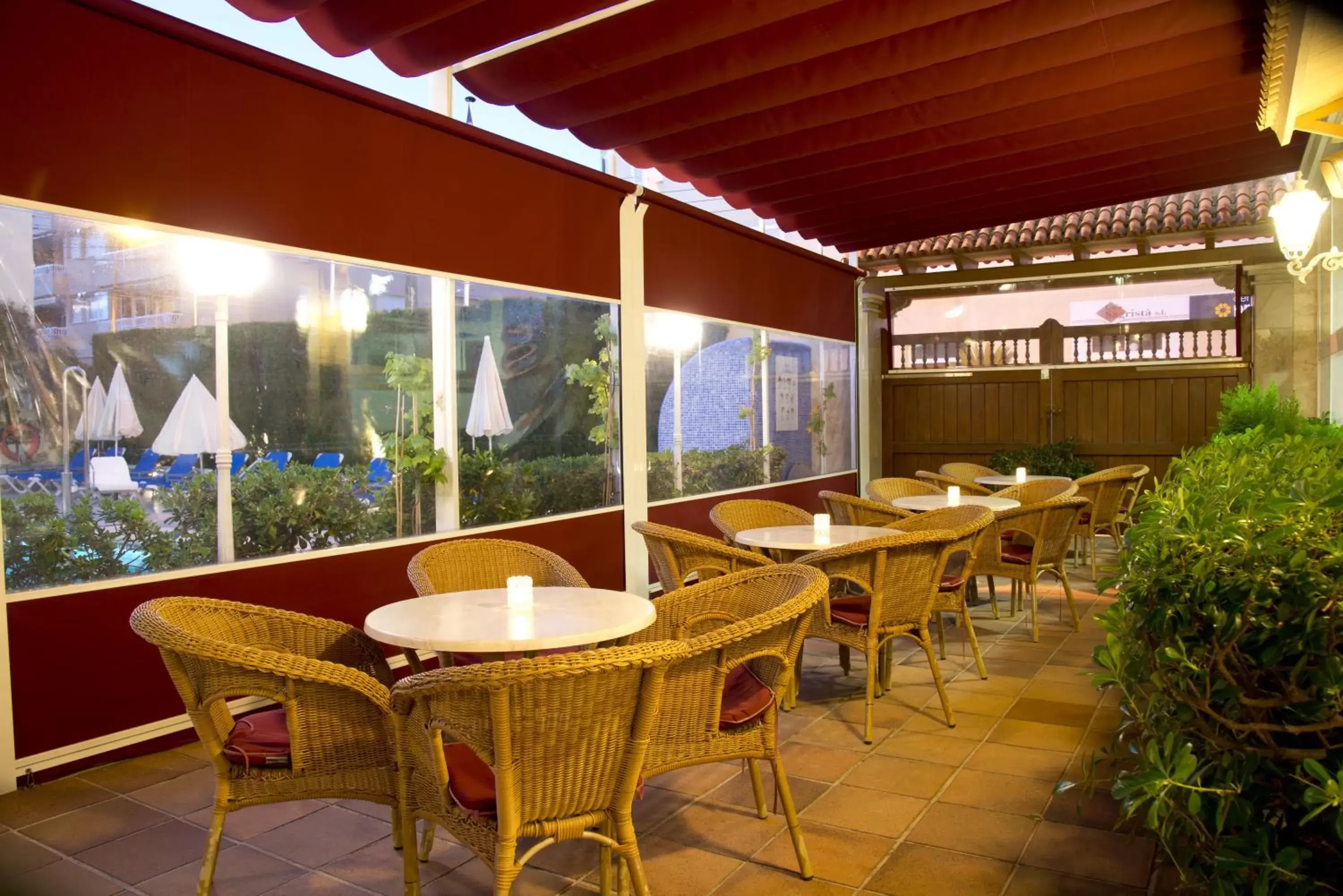 Balcony/Terrace, Restaurant/Places to Eat in Hotel Amoros