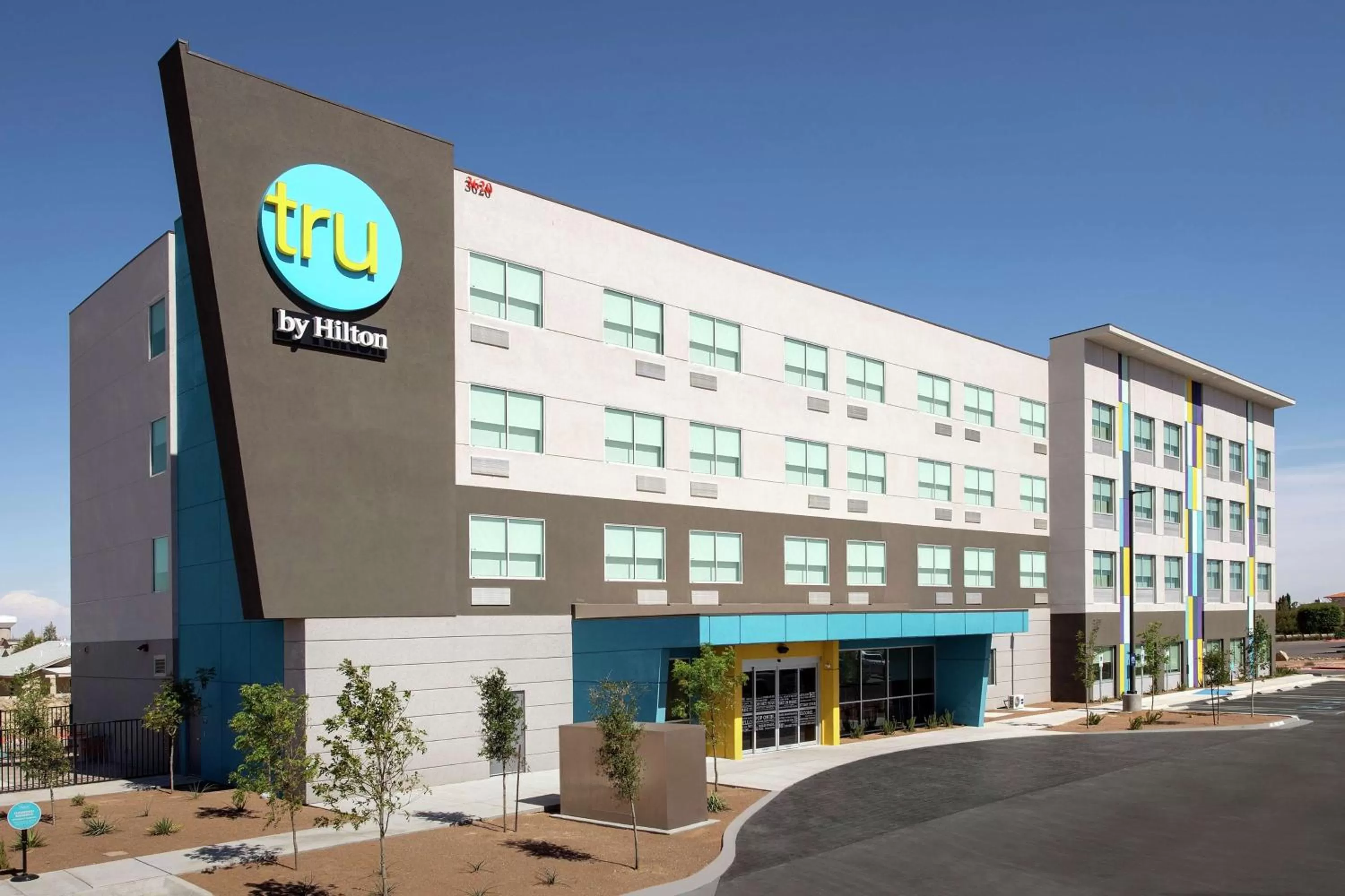 Property building in Tru By Hilton El Paso Northeast