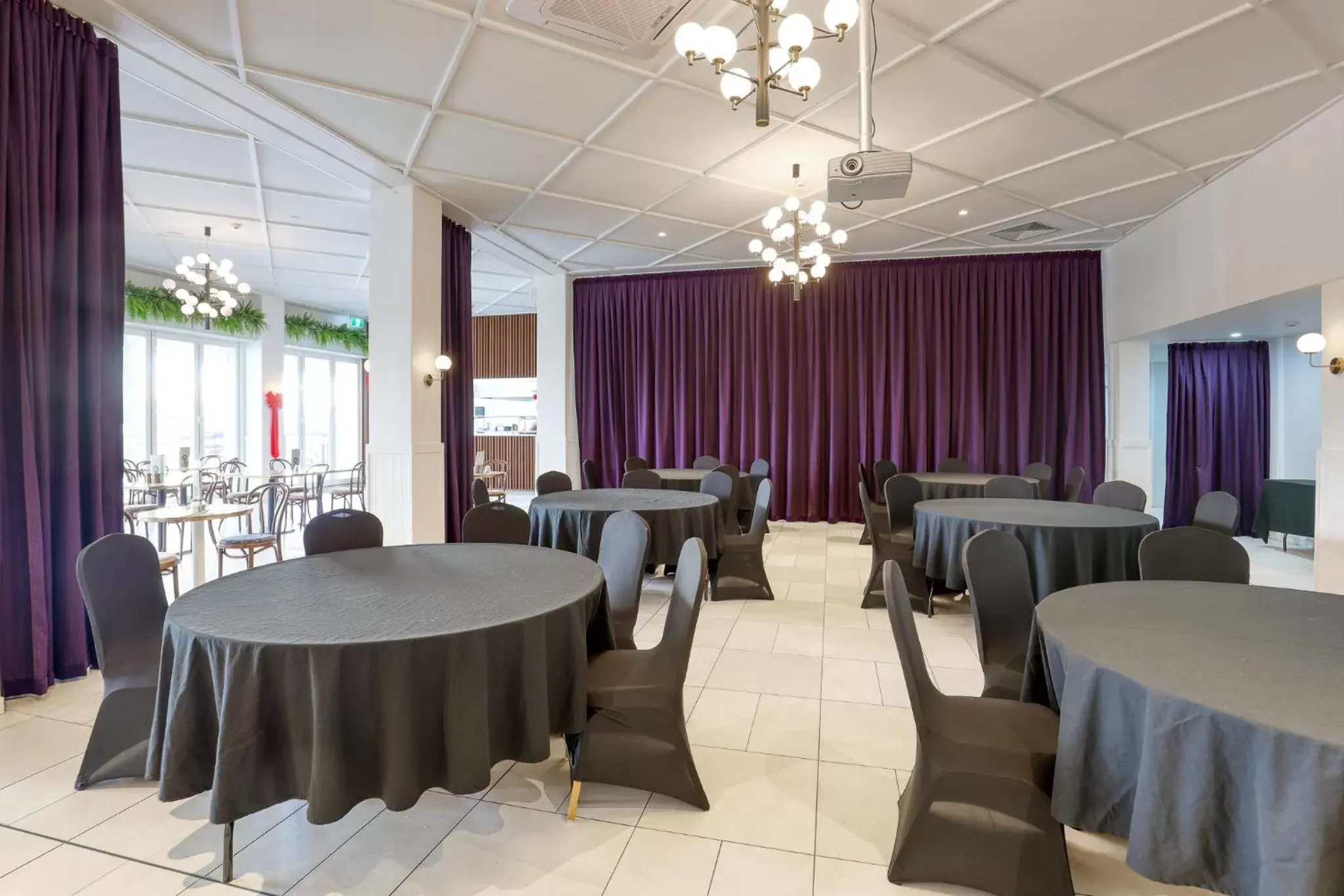 Banquet/Function facilities, Banquet Facilities in Ramada by Wyndham, Hamilton City Center