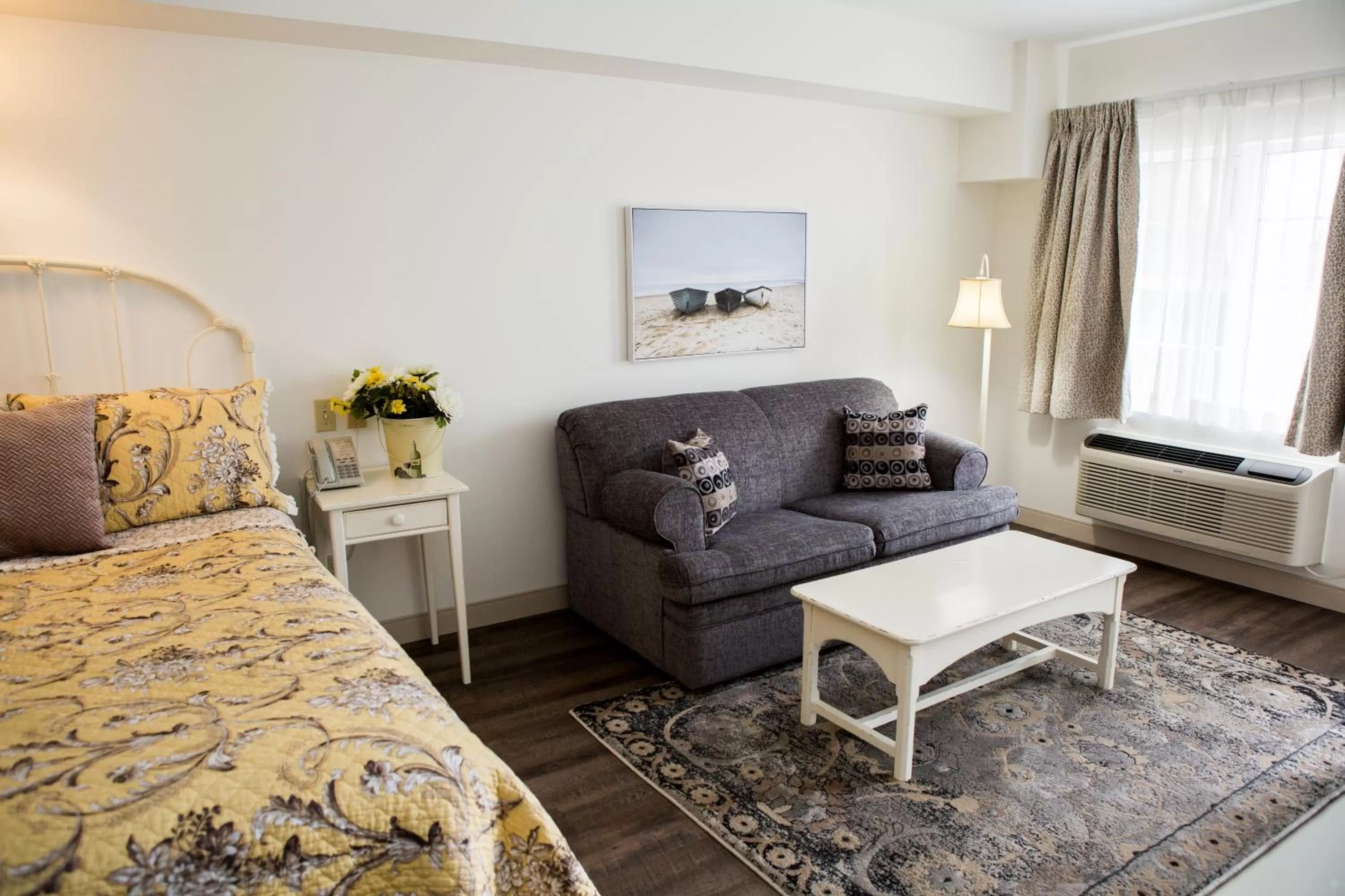 Standard Queen Room in The Village Inn of Lakefield