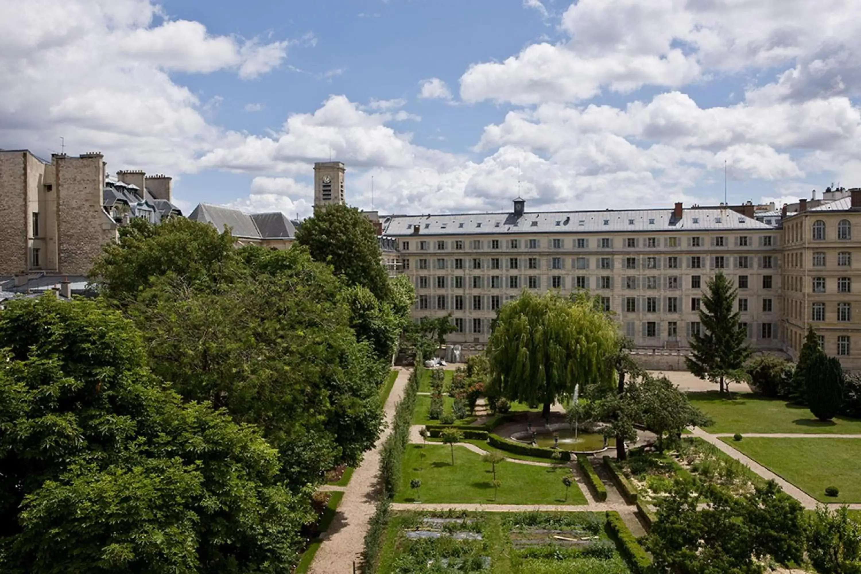 Garden view in Hotel Observatoire Luxembourg