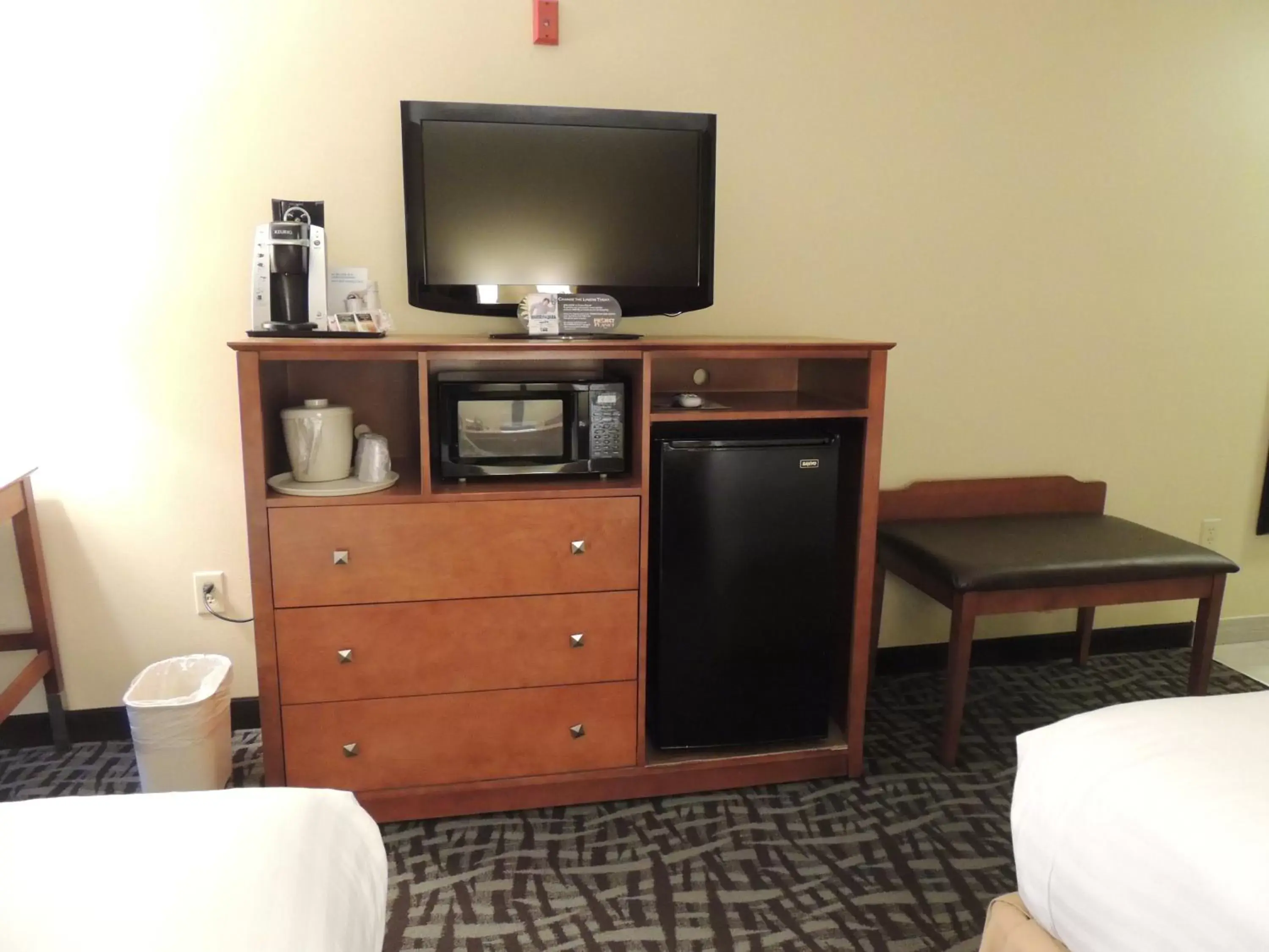 Photo of the whole room, TV/Entertainment Center in Holiday Inn Express Trussville, an IHG Hotel