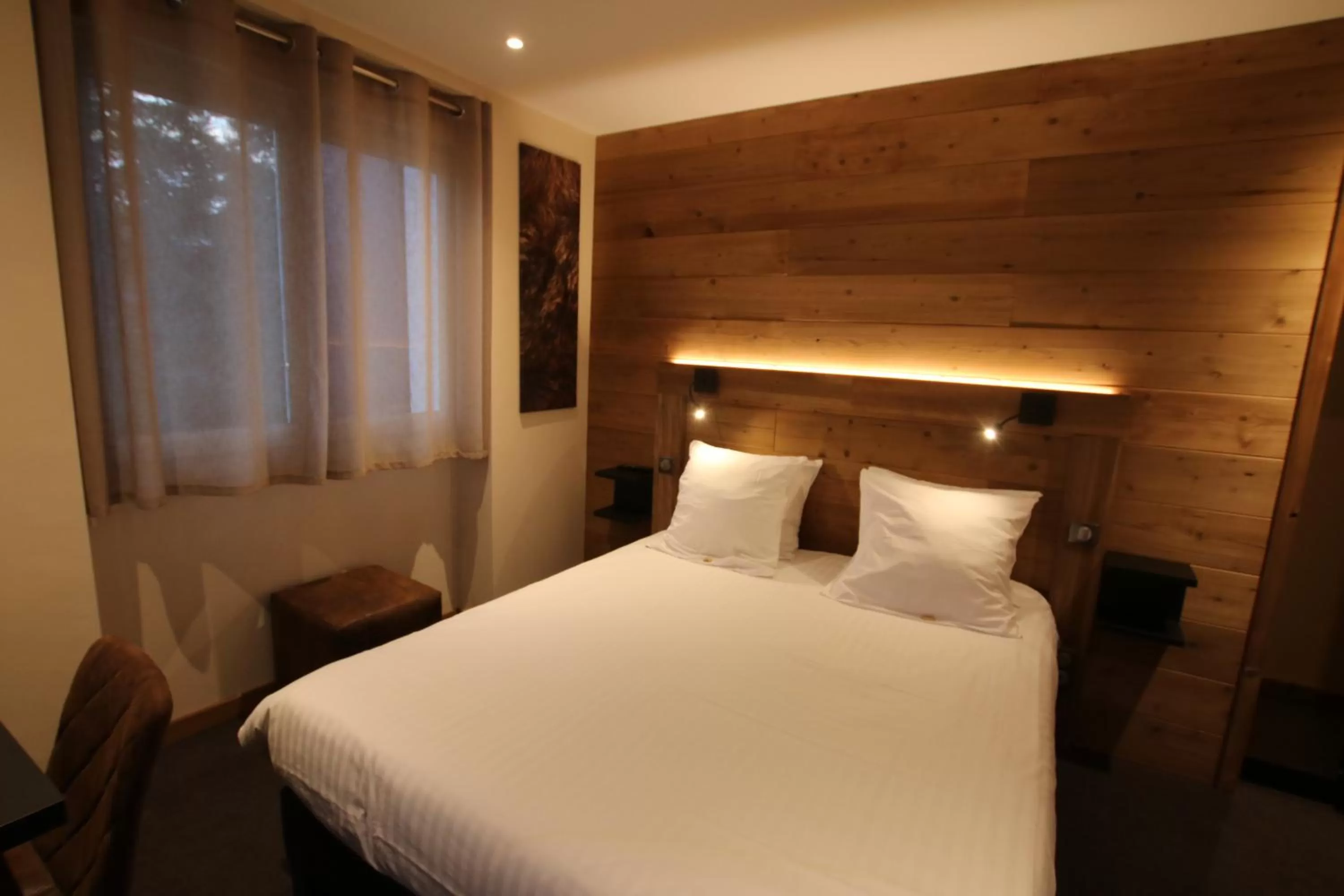 Photo of the whole room, Bed in Les Loges Du Parc