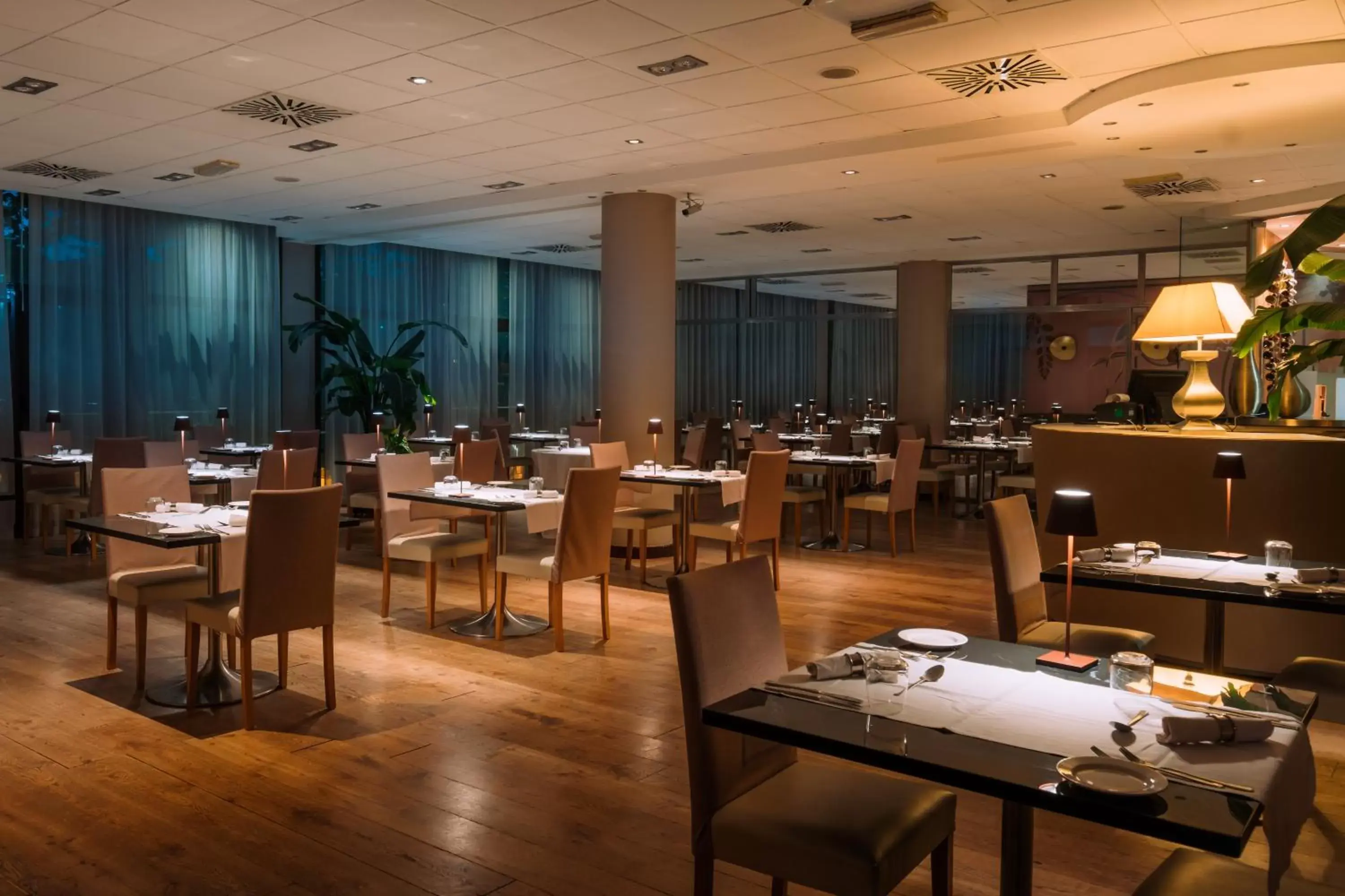 Restaurant/Places to Eat in Aemilia Hotel Bologna