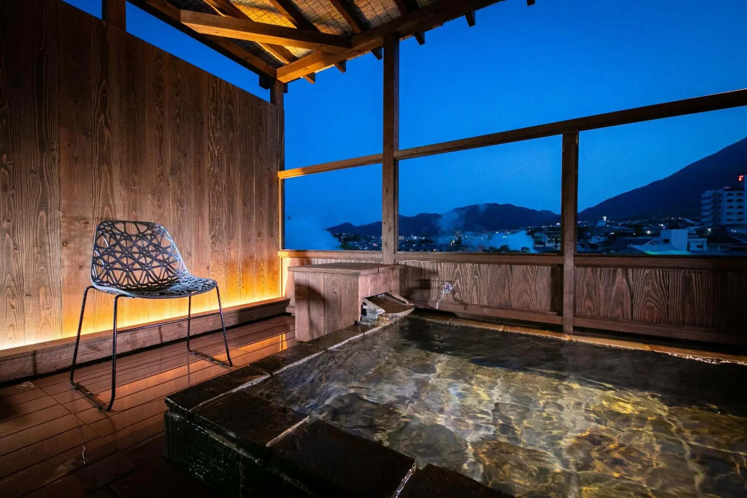 Hot Spring Bath in Kunisakisou