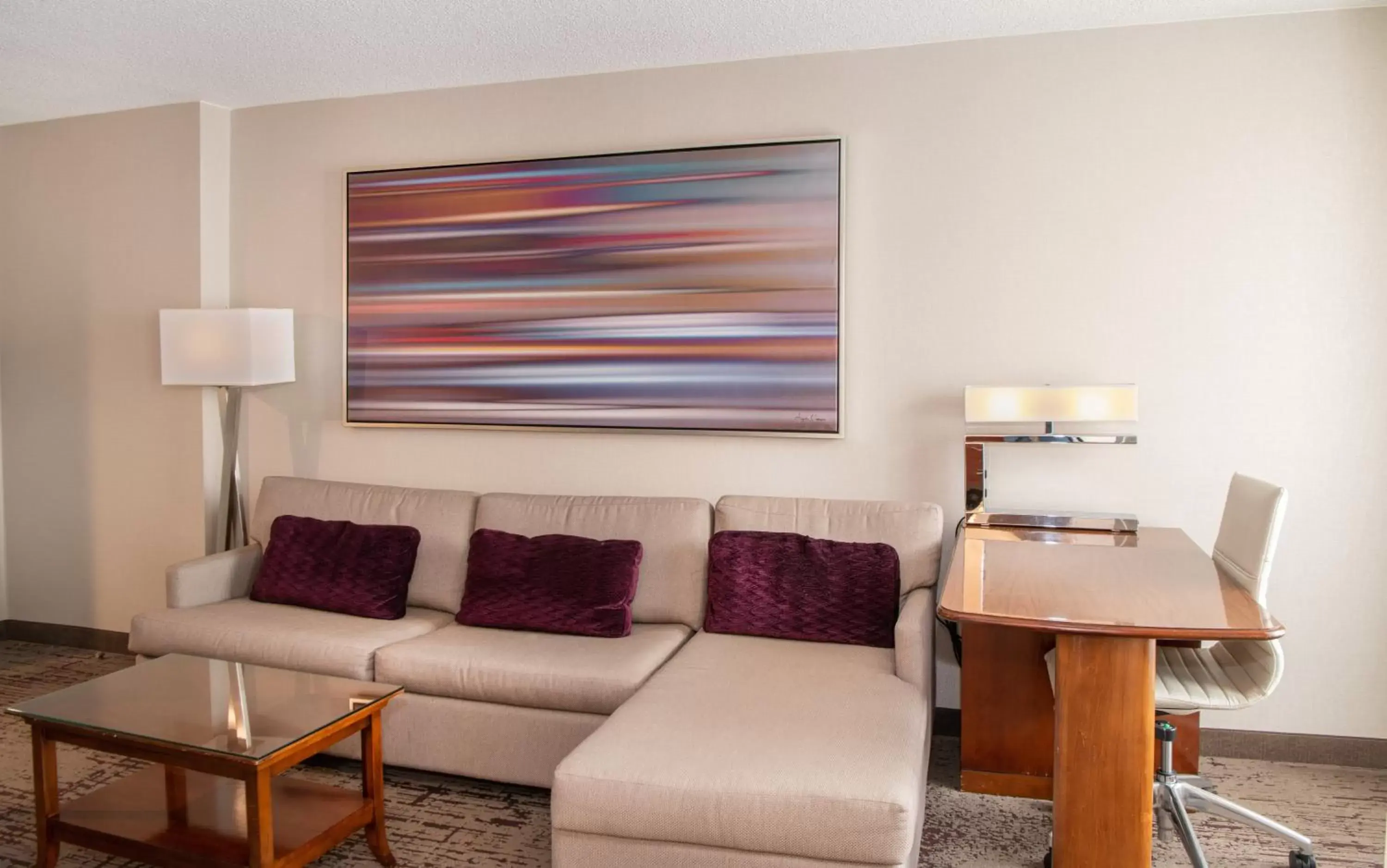 Living room, Seating Area in Chicago Marriott Suites Deerfield