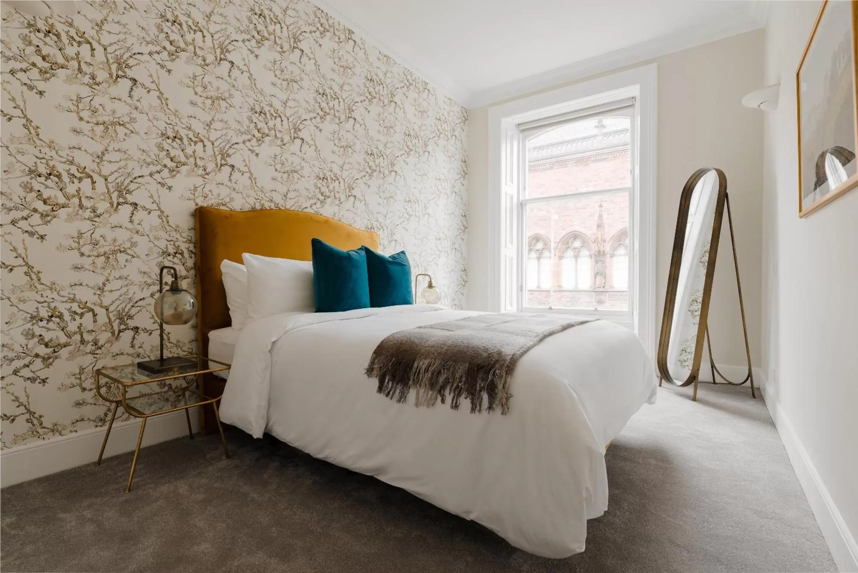 Bedroom, Bed in Sonder Royal Garden Apartments